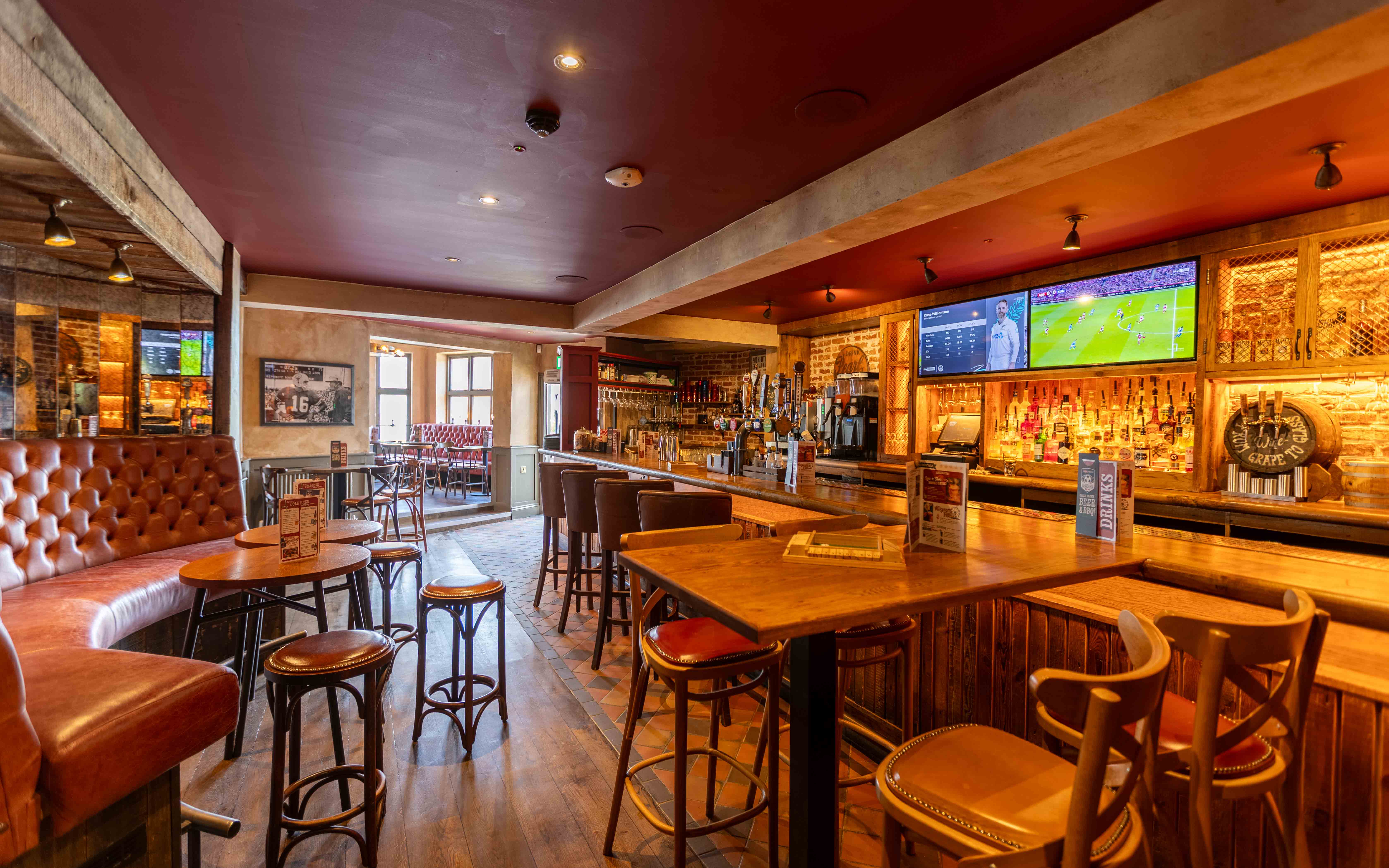 Hickory's Smokehouse Gresty Green - Neighbourhood Bar