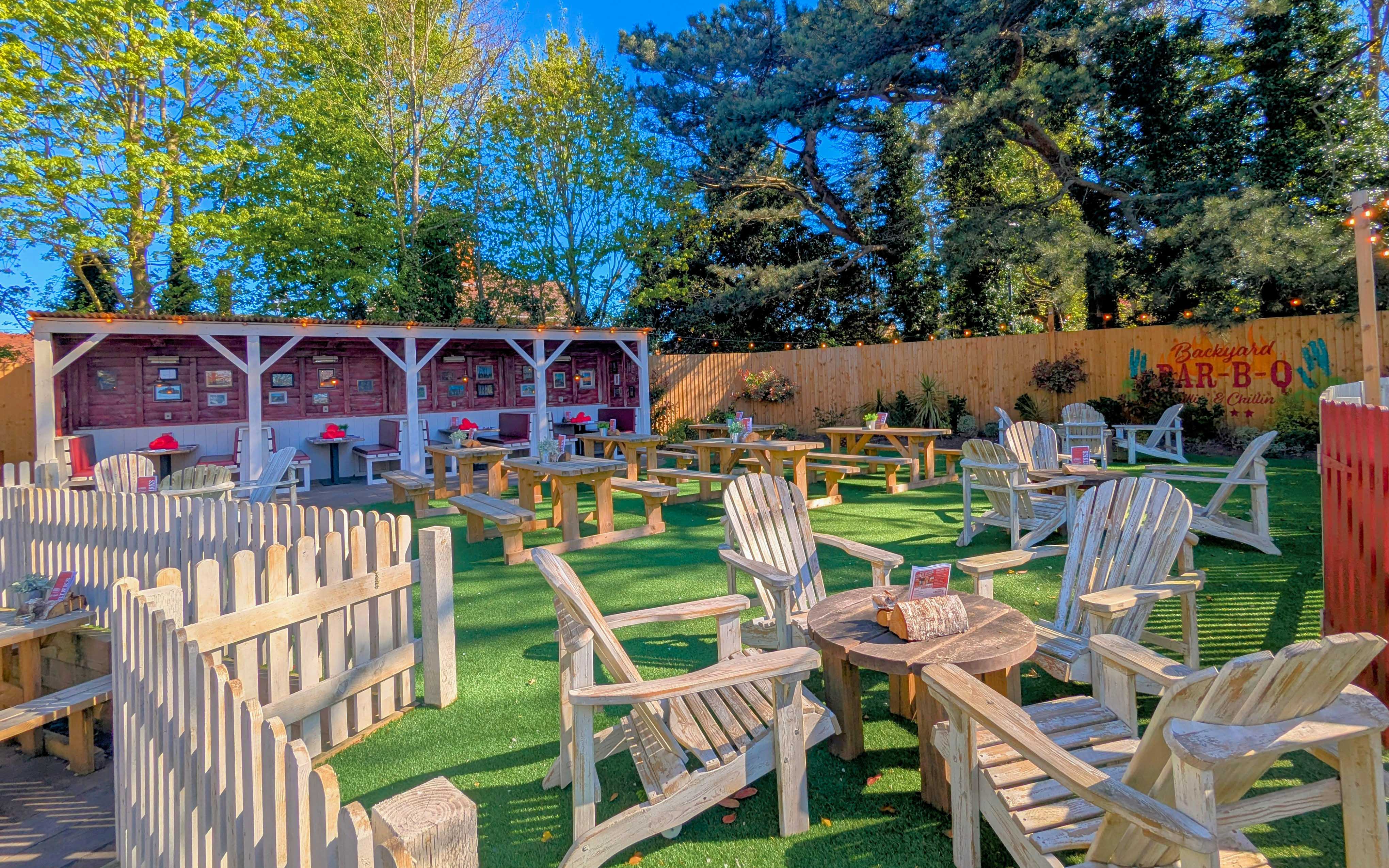 Hickory's Smokehouse Derby Outdoor Area