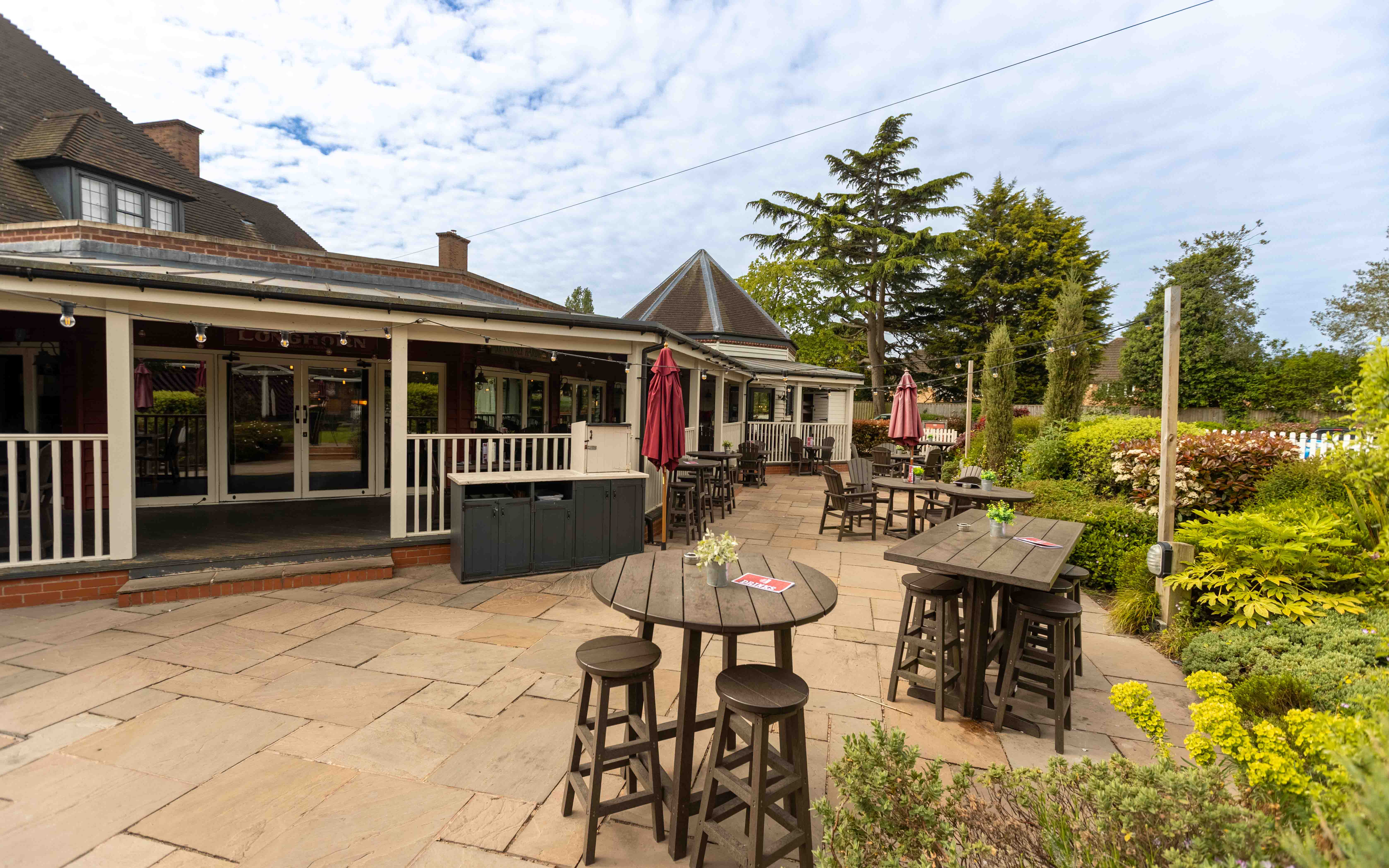 Hickory's Smokehouse Castle Bromwich -  Outdoor dining area