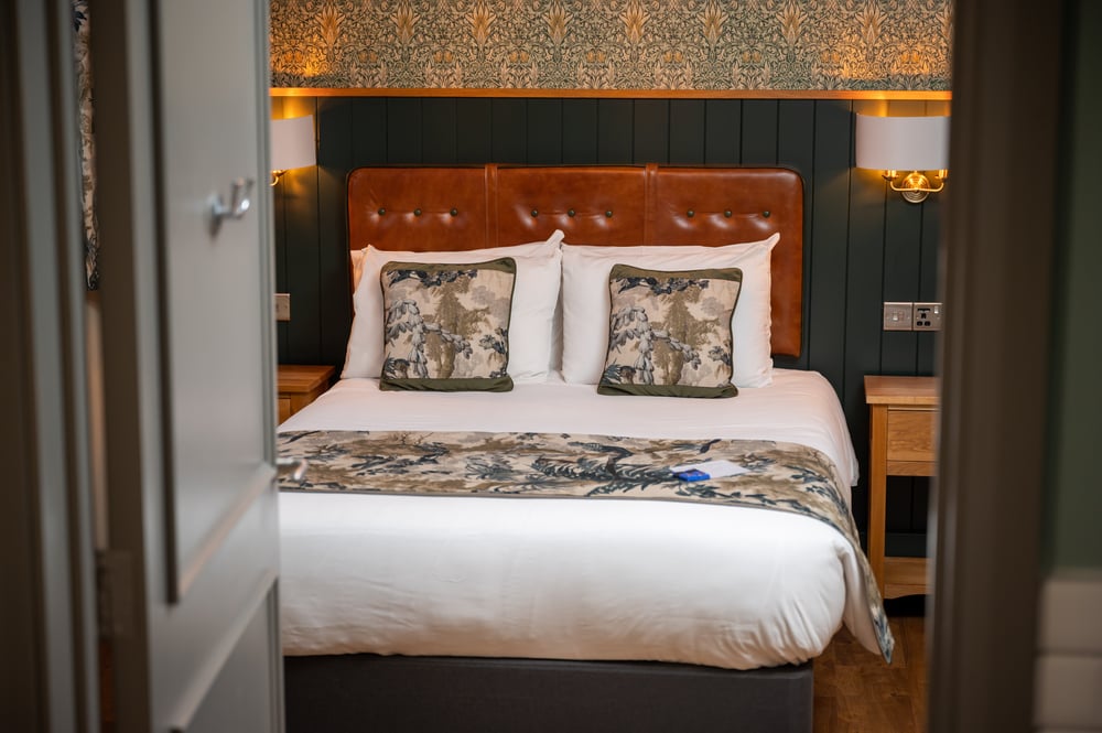 Images Riverside Hotel