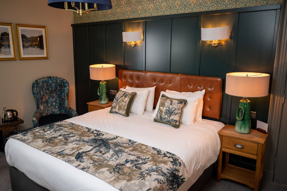 Images Riverside Hotel