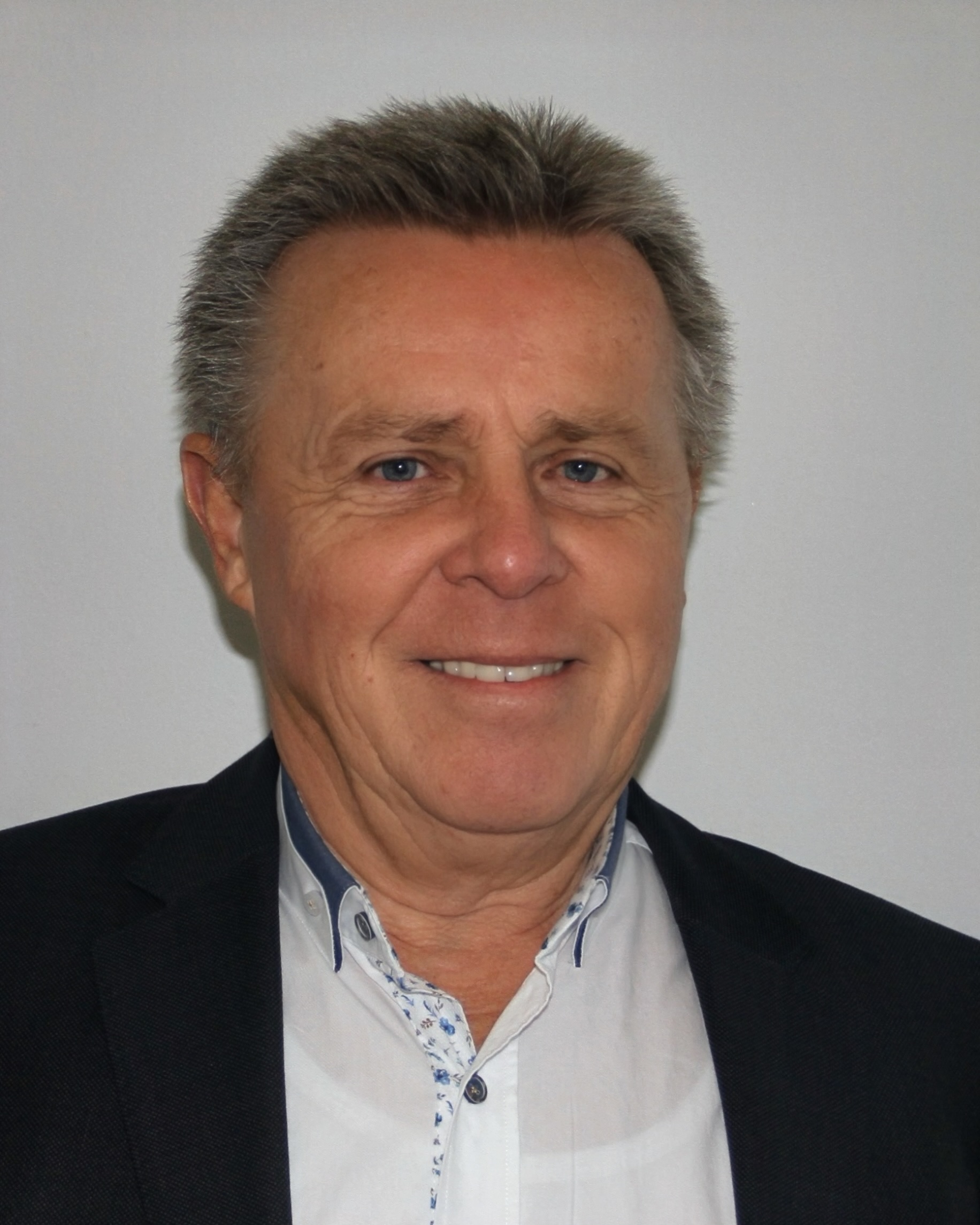 Versicherungskammer Bayern - Walter & Schratt GbR, Bahnhofstr. 18 in Mühldorf a. Inn