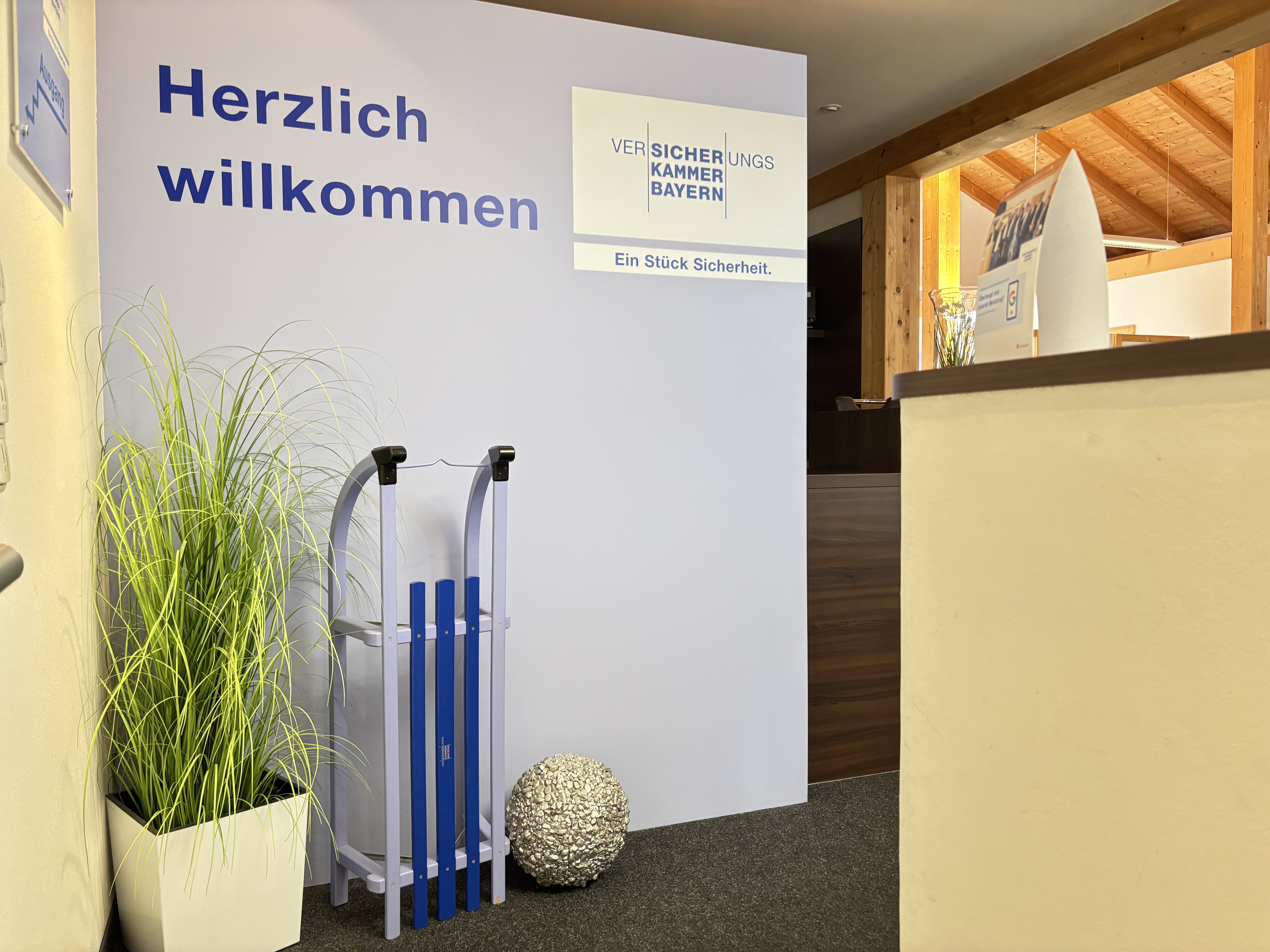 Versicherungskammer Bayern - Dobler & Mayer GbR, Marktplatz 31, 1.OG in Tüßling