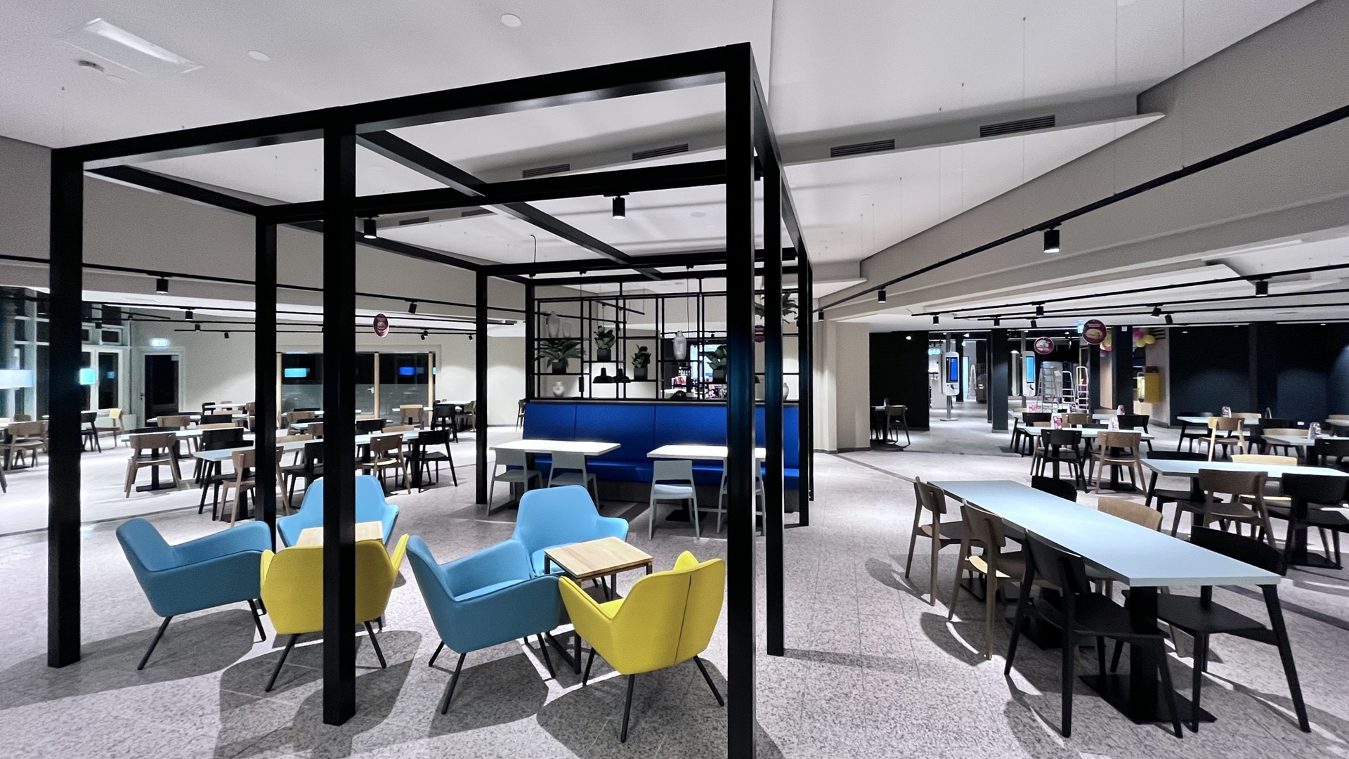 Bild 3 Serways Raststätte Hasselberg Ost in Knüllwald