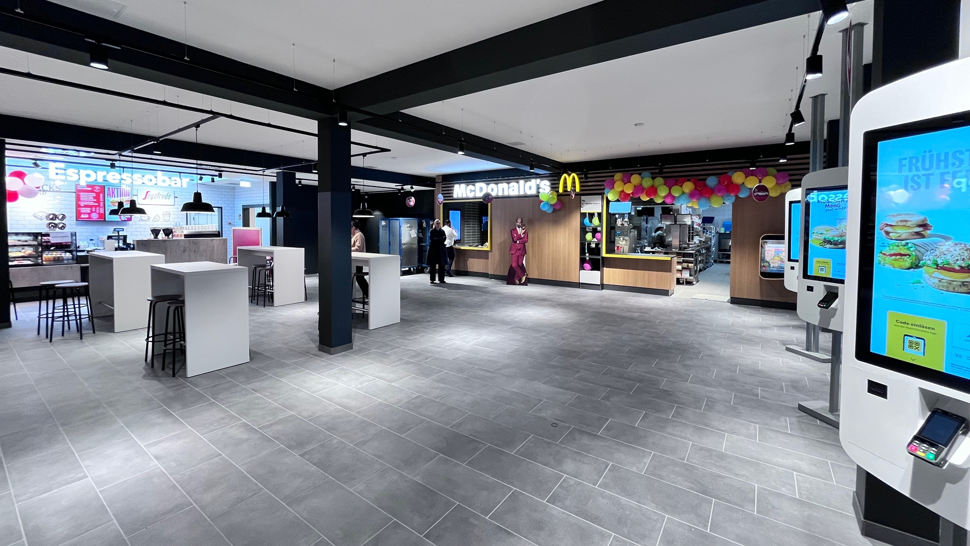 Bild 4 Serways Raststätte Hasselberg Ost in Knüllwald