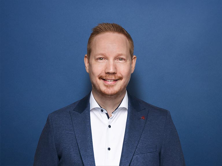VGH Versicherungen: Christopher Nozinski, Schillerstraße 3 in Elze