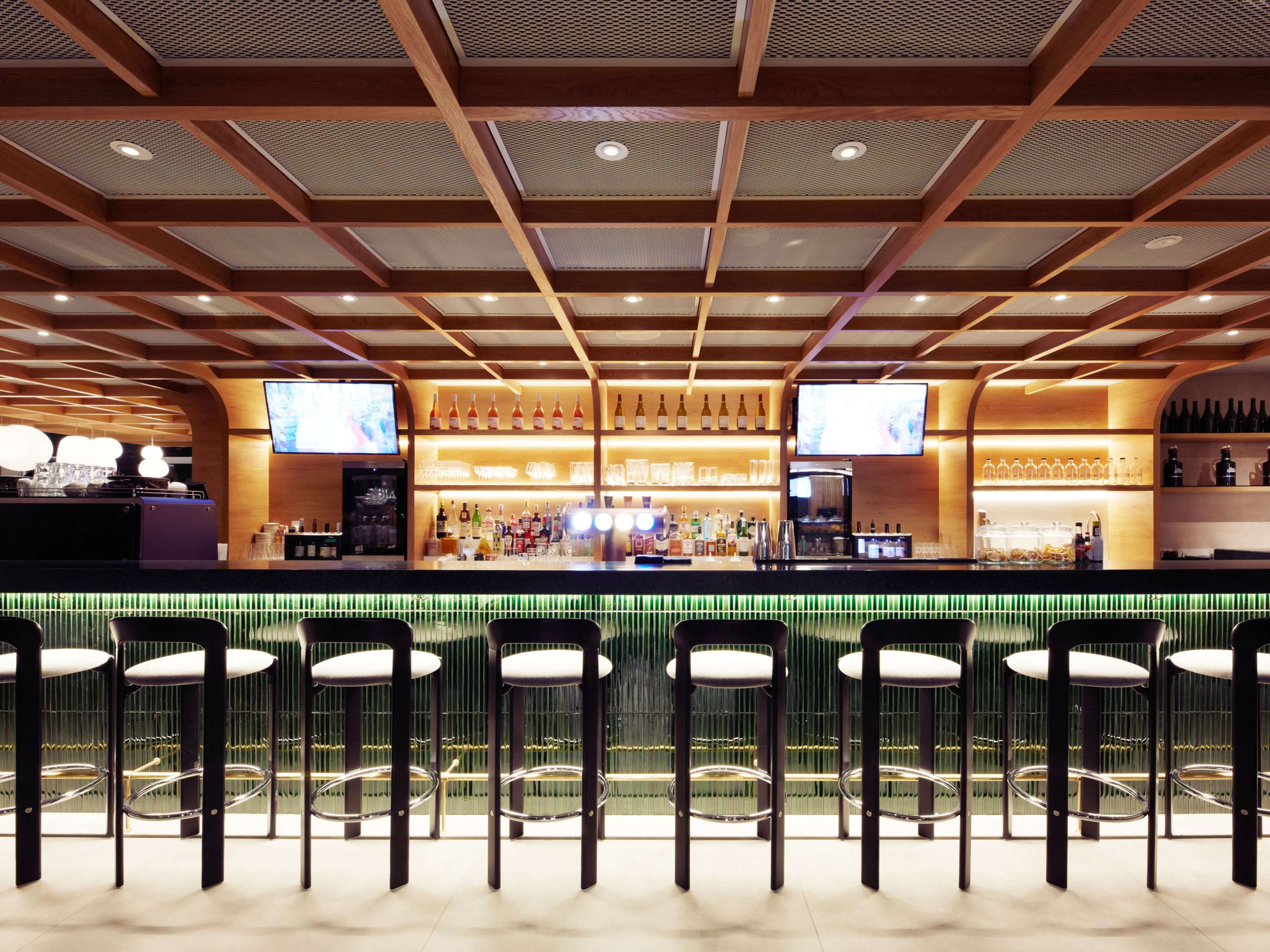 MOZAMI BAR, Lindbergh-Platz 1 in Glattpark