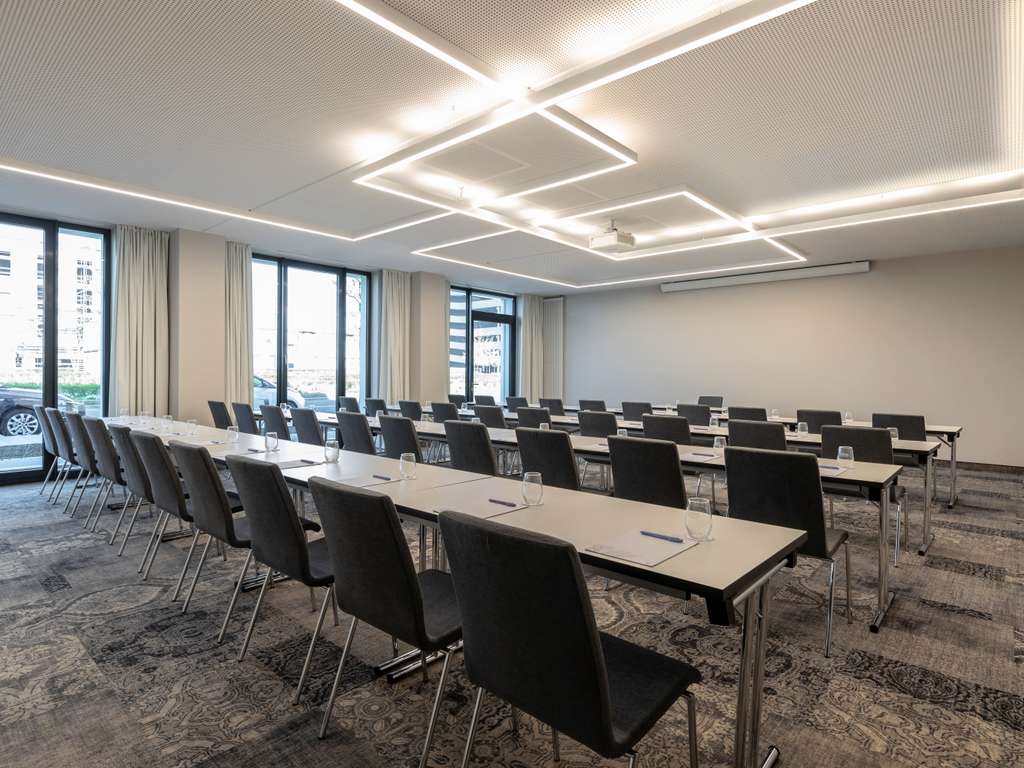 Novotel Düsseldorf Airport, Wanheimerstrasse 78 in Duesseldorf