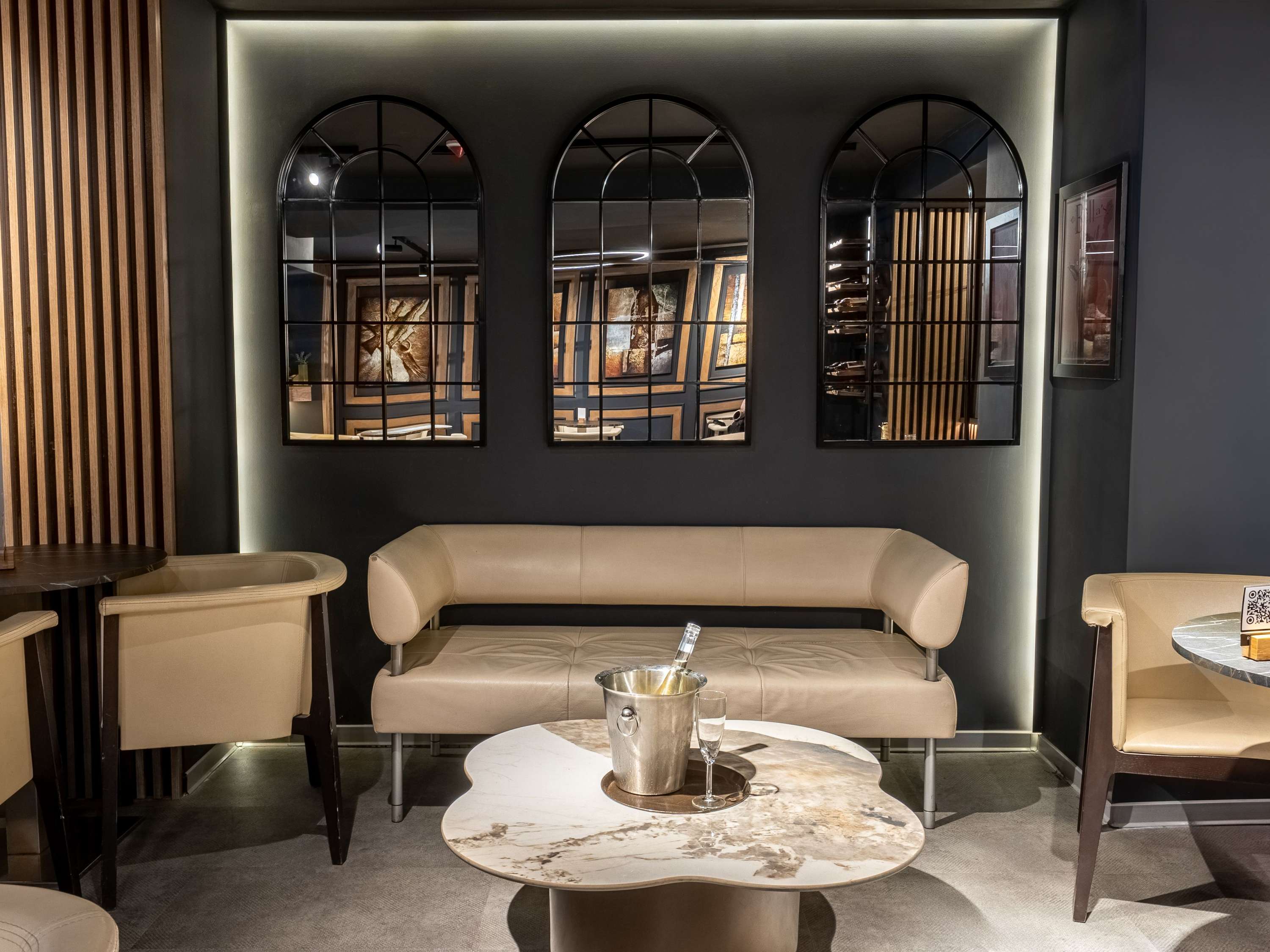 Images CHEESE AND WINE BAR