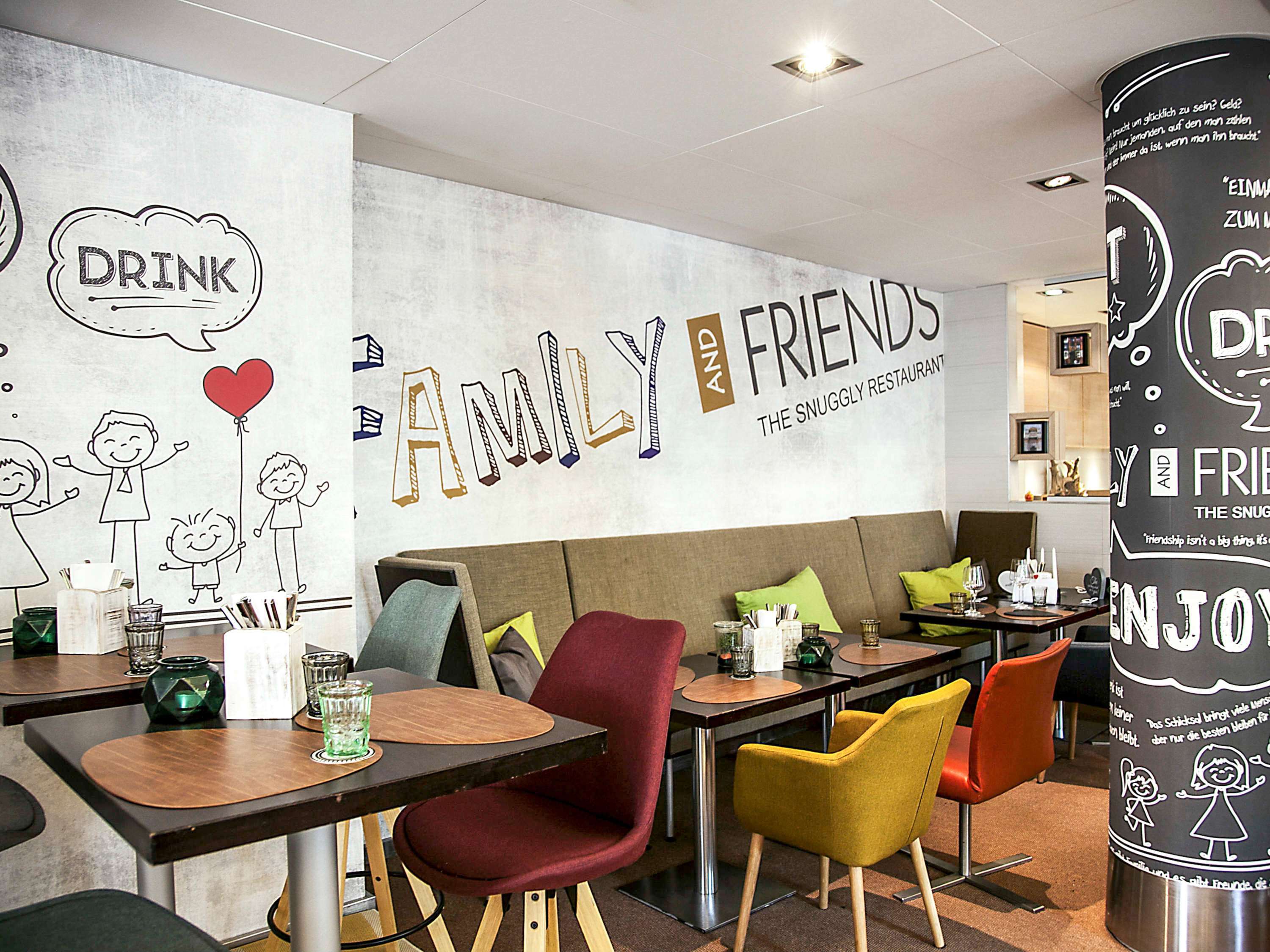 FAMILY AND FRIENDS   THE SNUGGLY, Aspernbrueckengasse 1 in Vienna