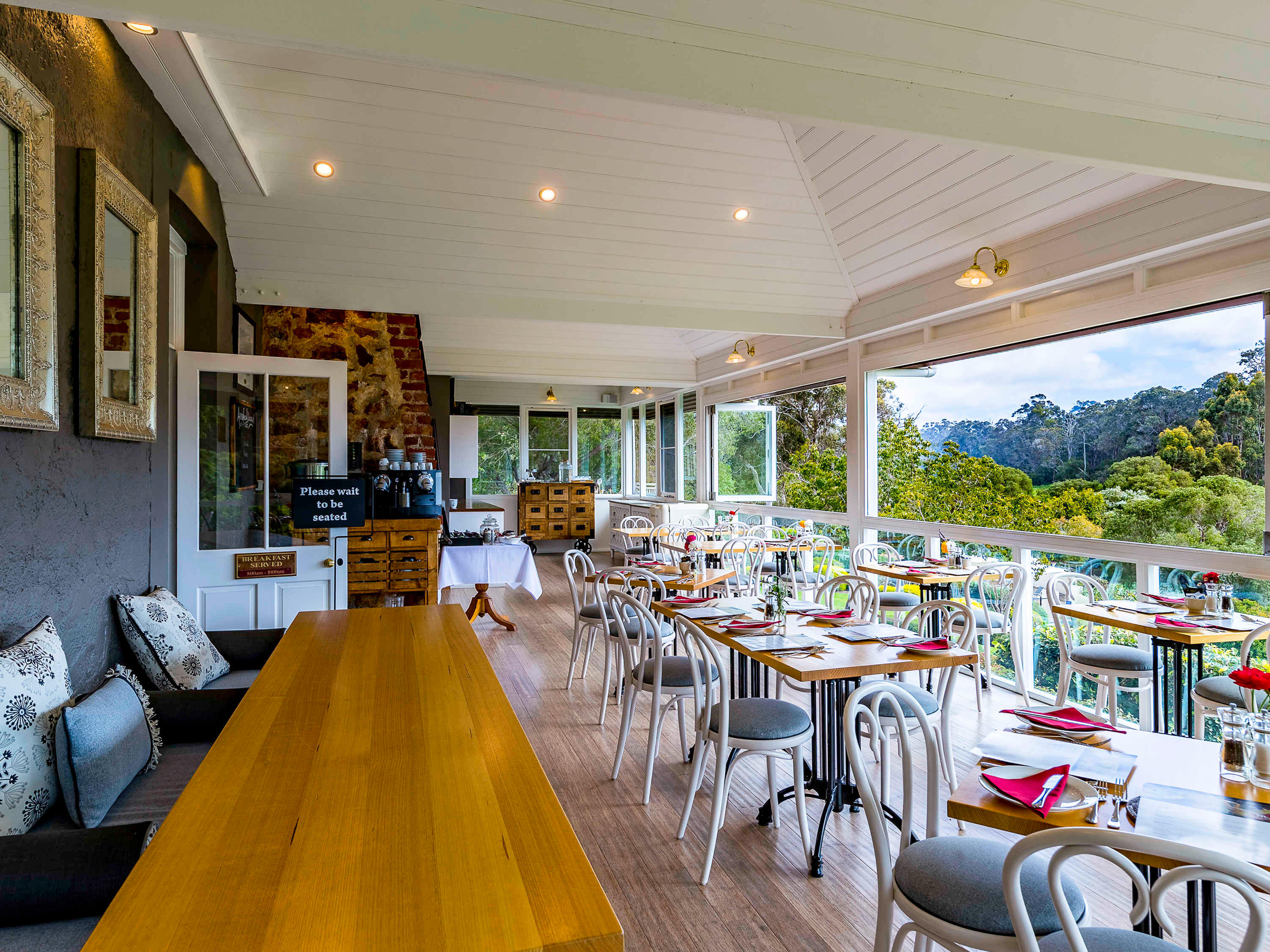 Images THE CONSERVATORY