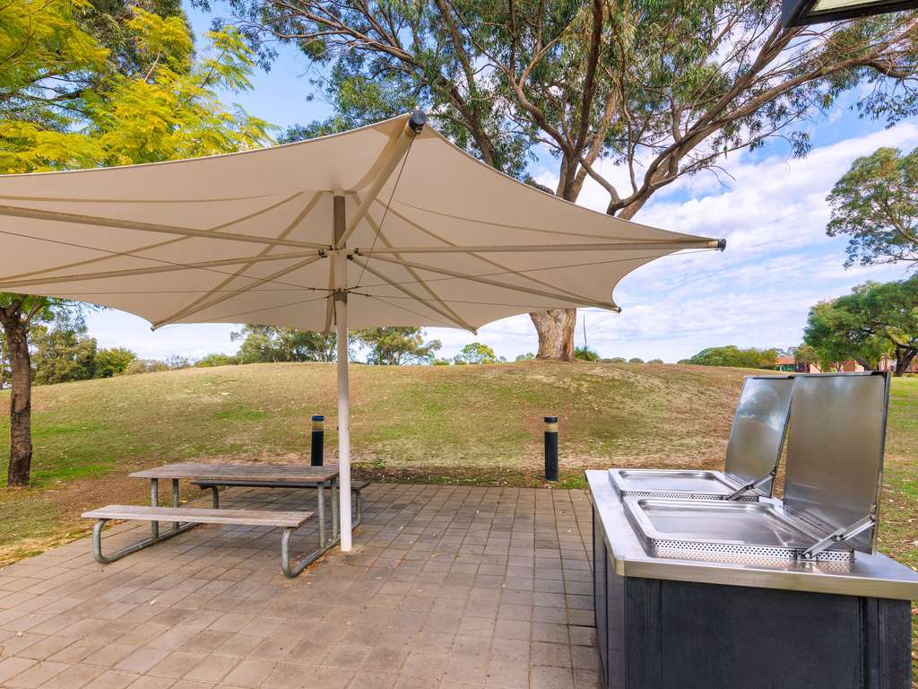 Images The Sebel Swan Valley The Vines