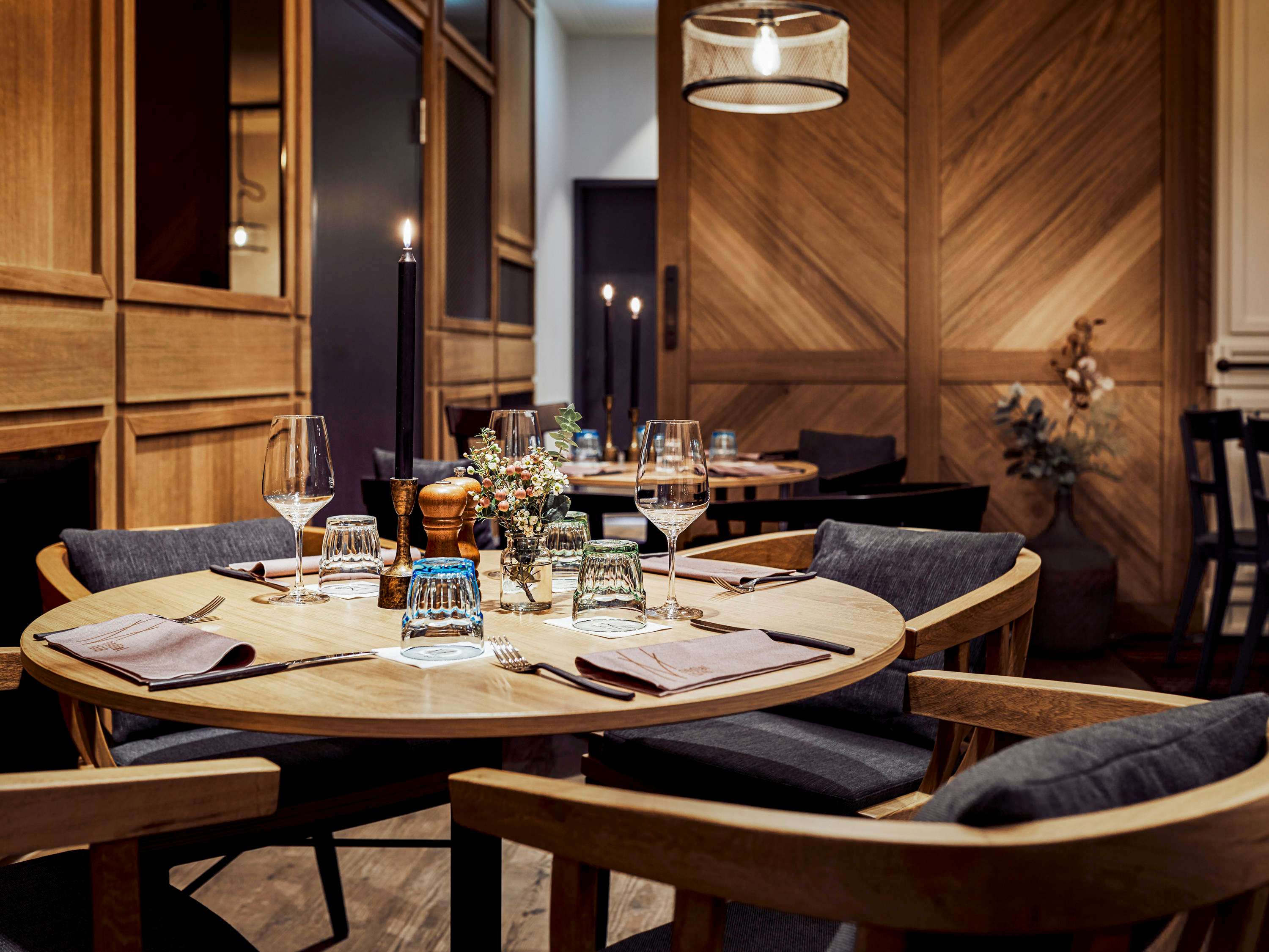 Mondial 1516, Kurt-Hackenberg-Platz 1 in Cologne