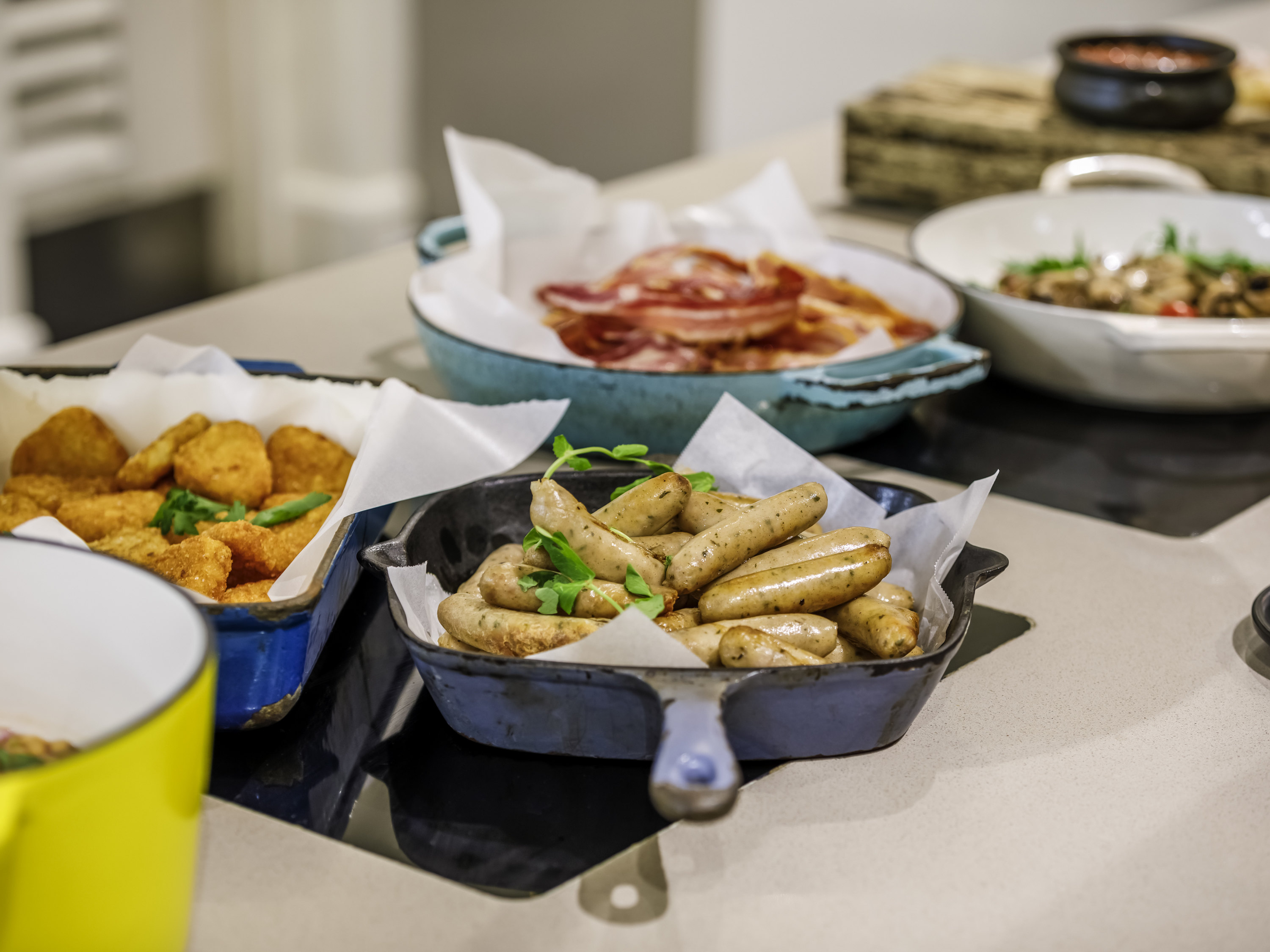 Images THOMAS ST. KITCHEN & BAR