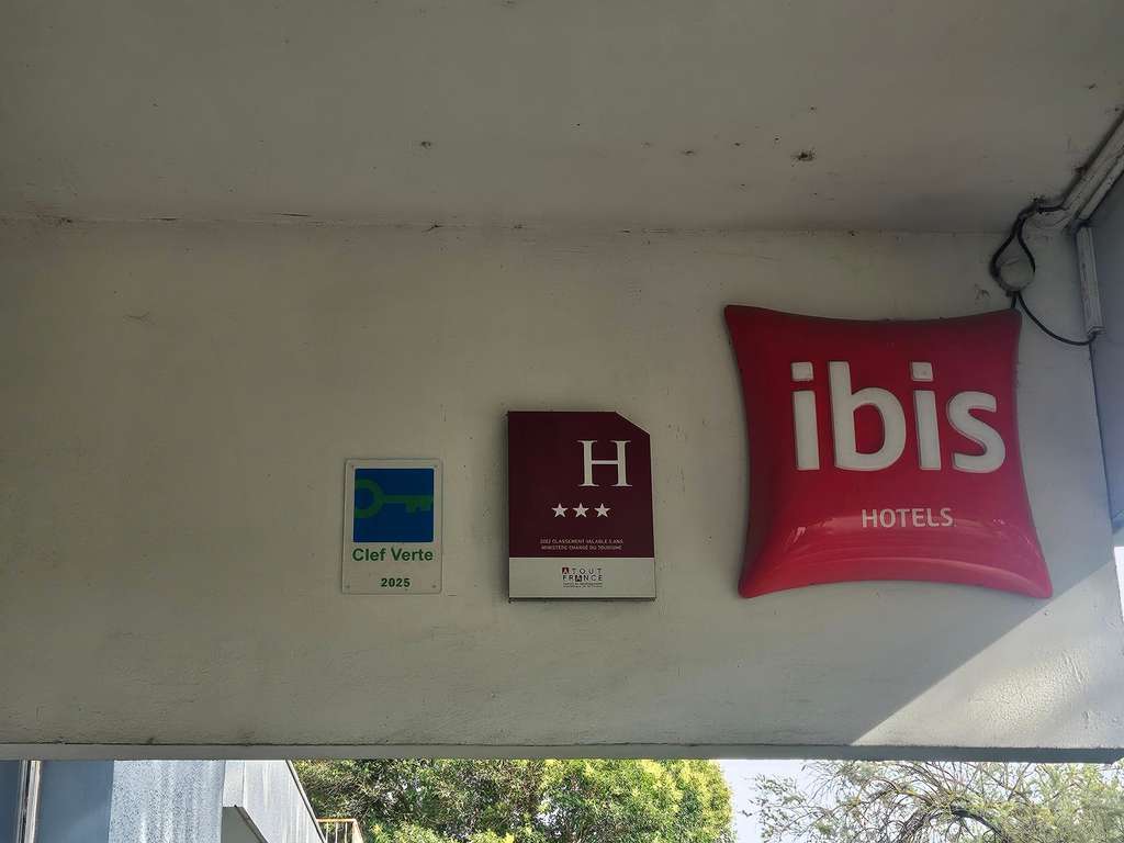 Images ibis Cavaillon Luberon