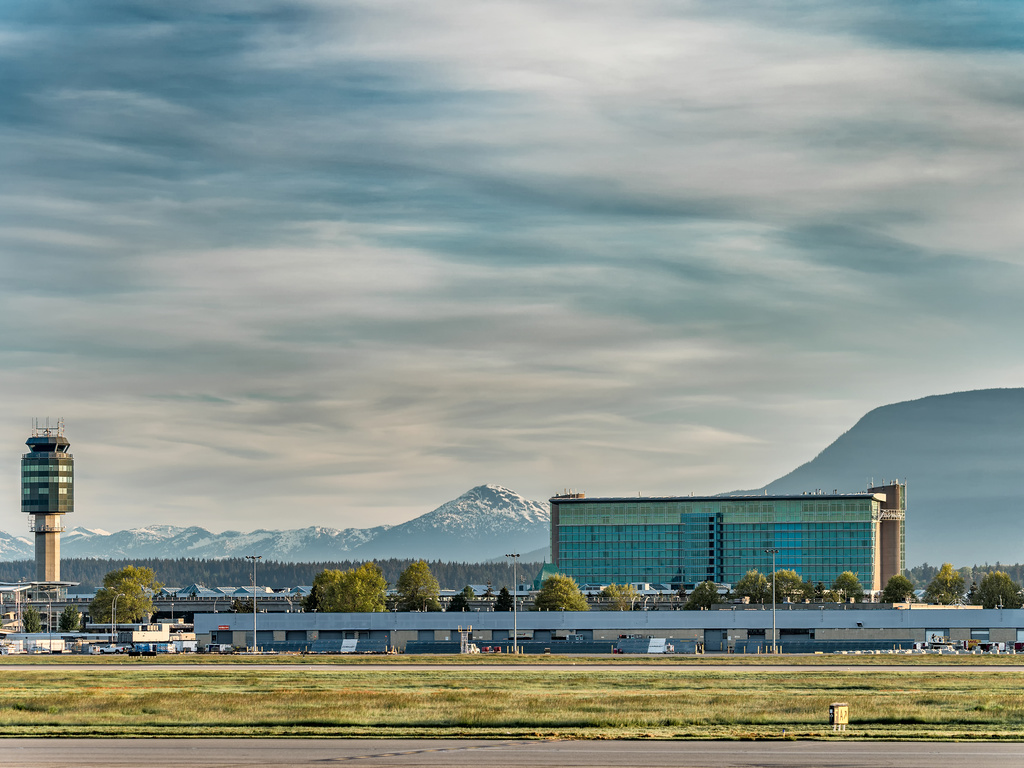 Images Fairmont Vancouver Airport