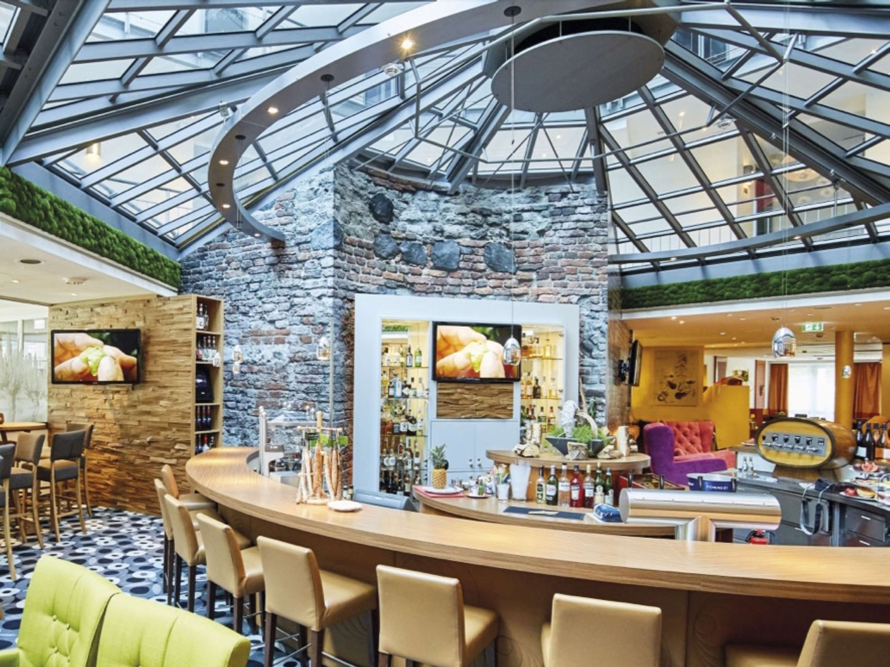 Bild 7 TREFFPUNKT in KREFELD