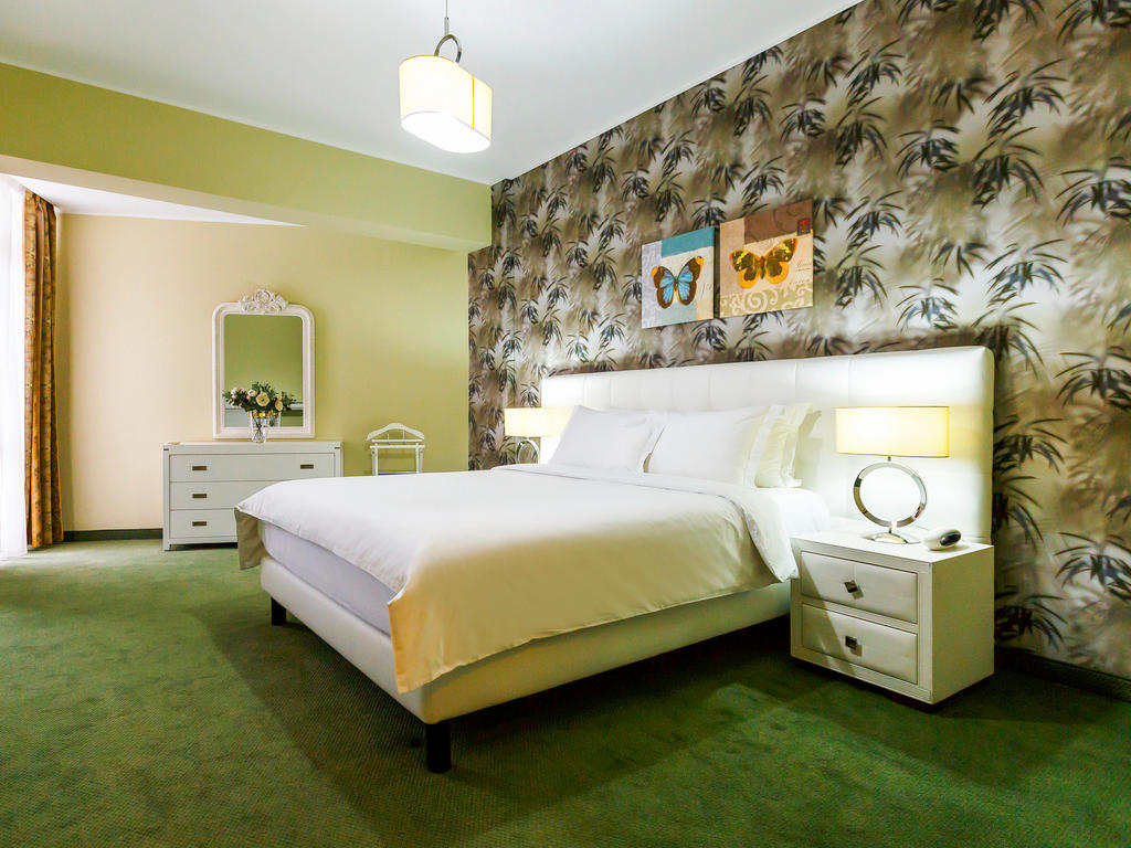 Superior Suite with 1 double bed and sofa