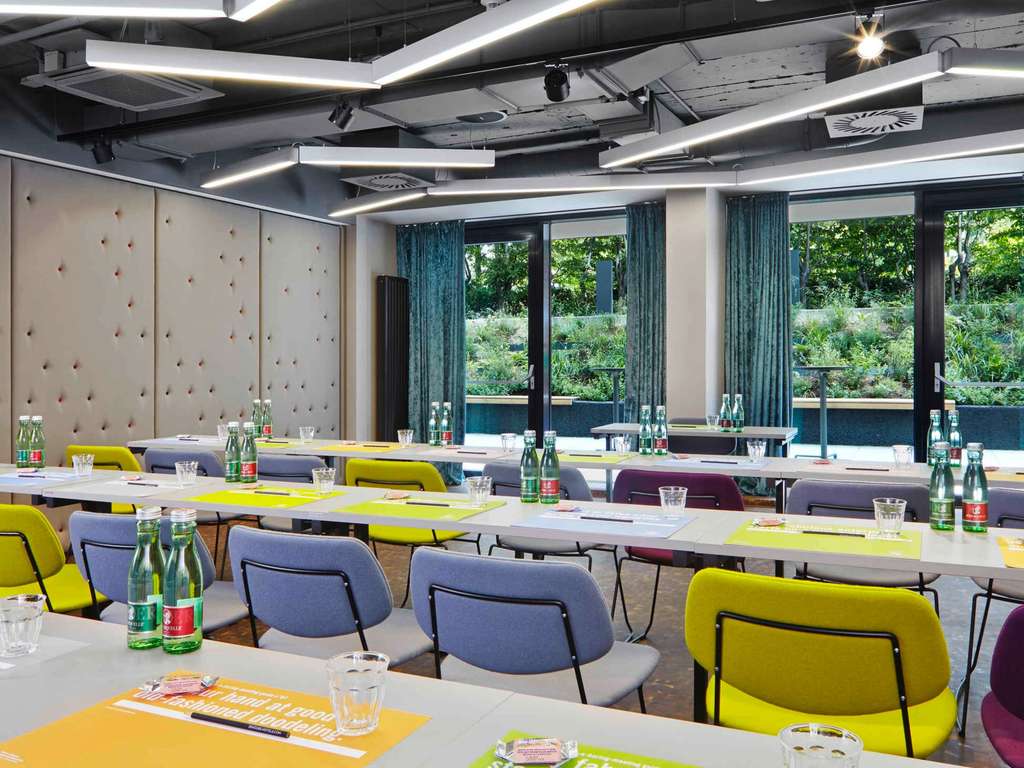 25hours Hotel Köln The Circle, Im Klapperhof 22 To 24 in Koeln