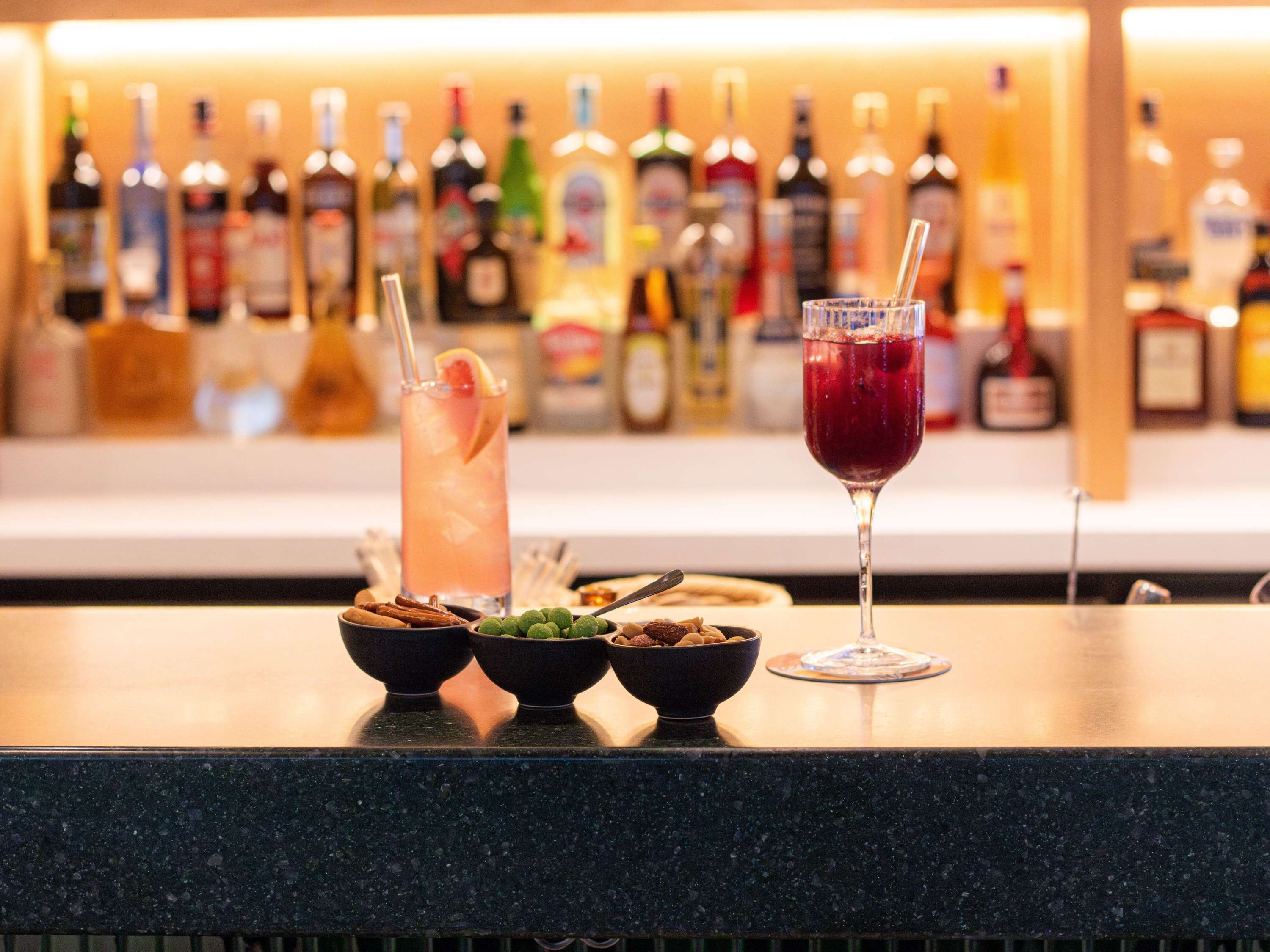 MOZAMI BAR, Lindbergh-Platz 1 in Glattpark