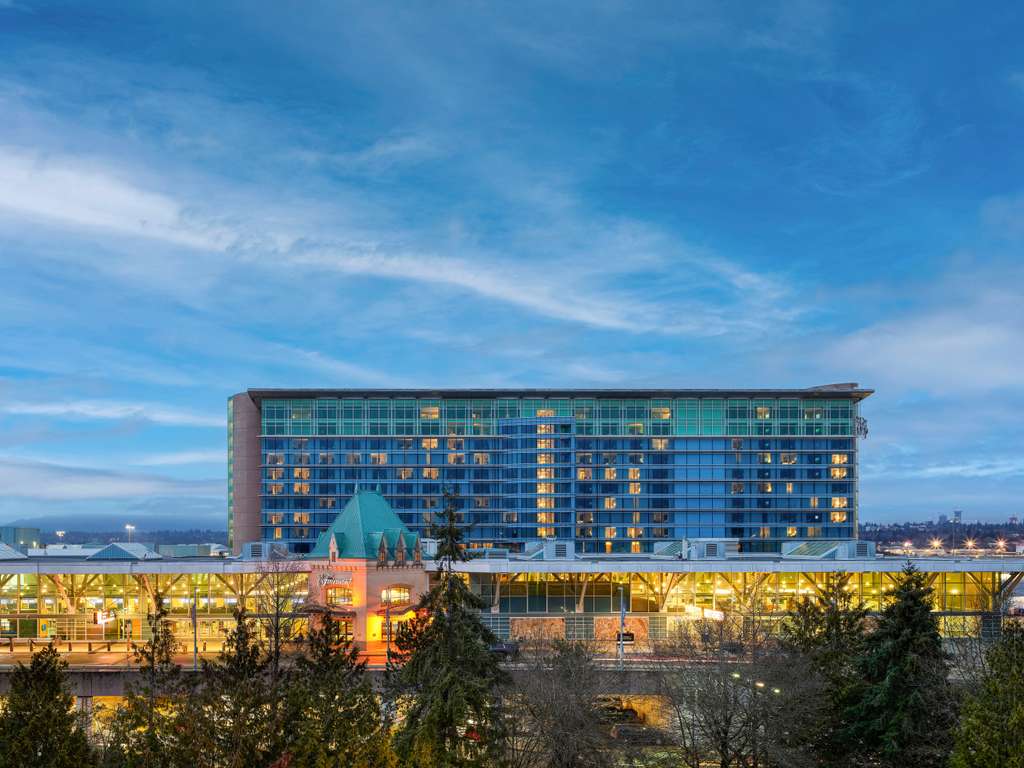 Images Fairmont Vancouver Airport