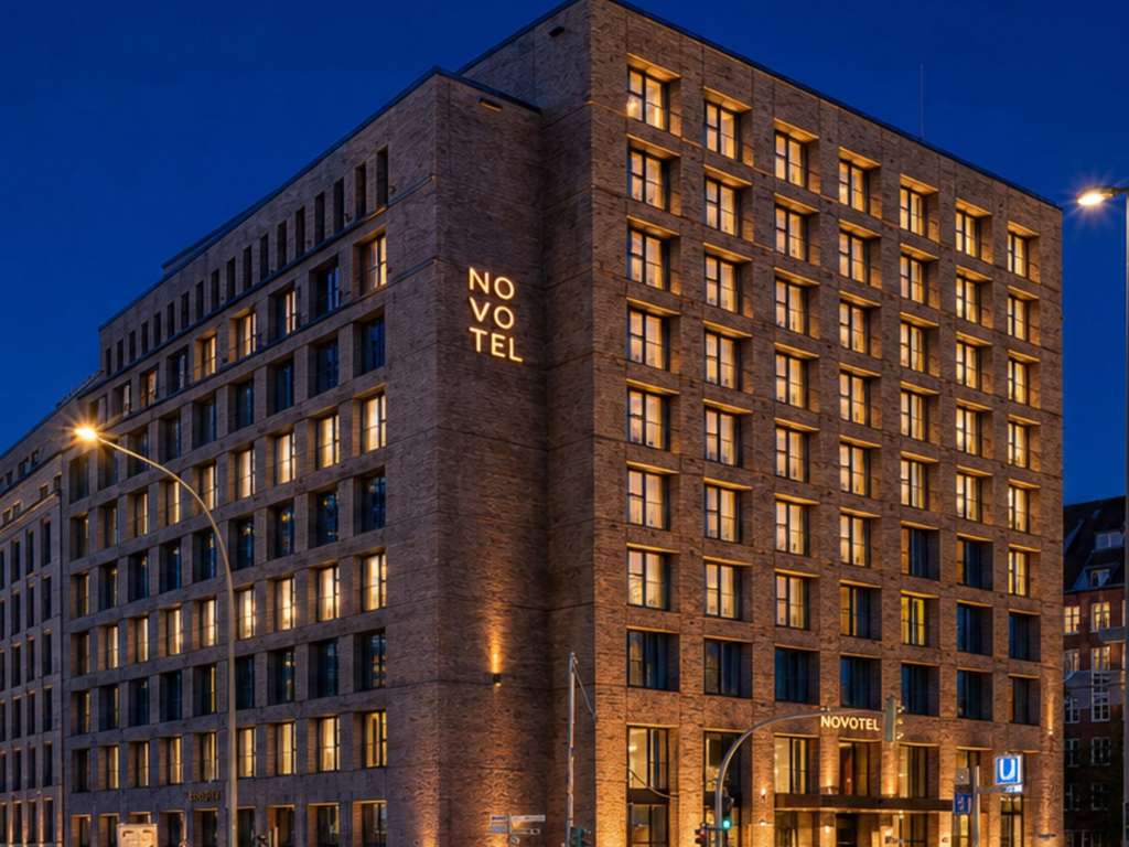 Novotel Hamburg Central Station, Steinstrasse 1 in Hamburg