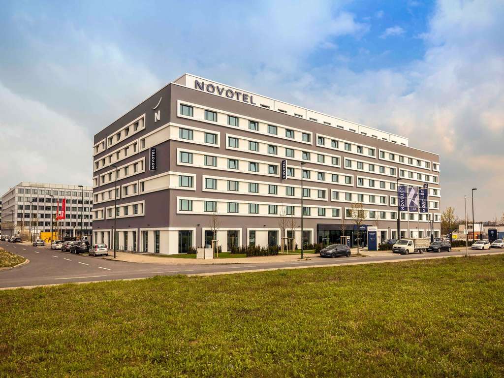 Novotel Düsseldorf Airport, Wanheimerstrasse 78 in Duesseldorf