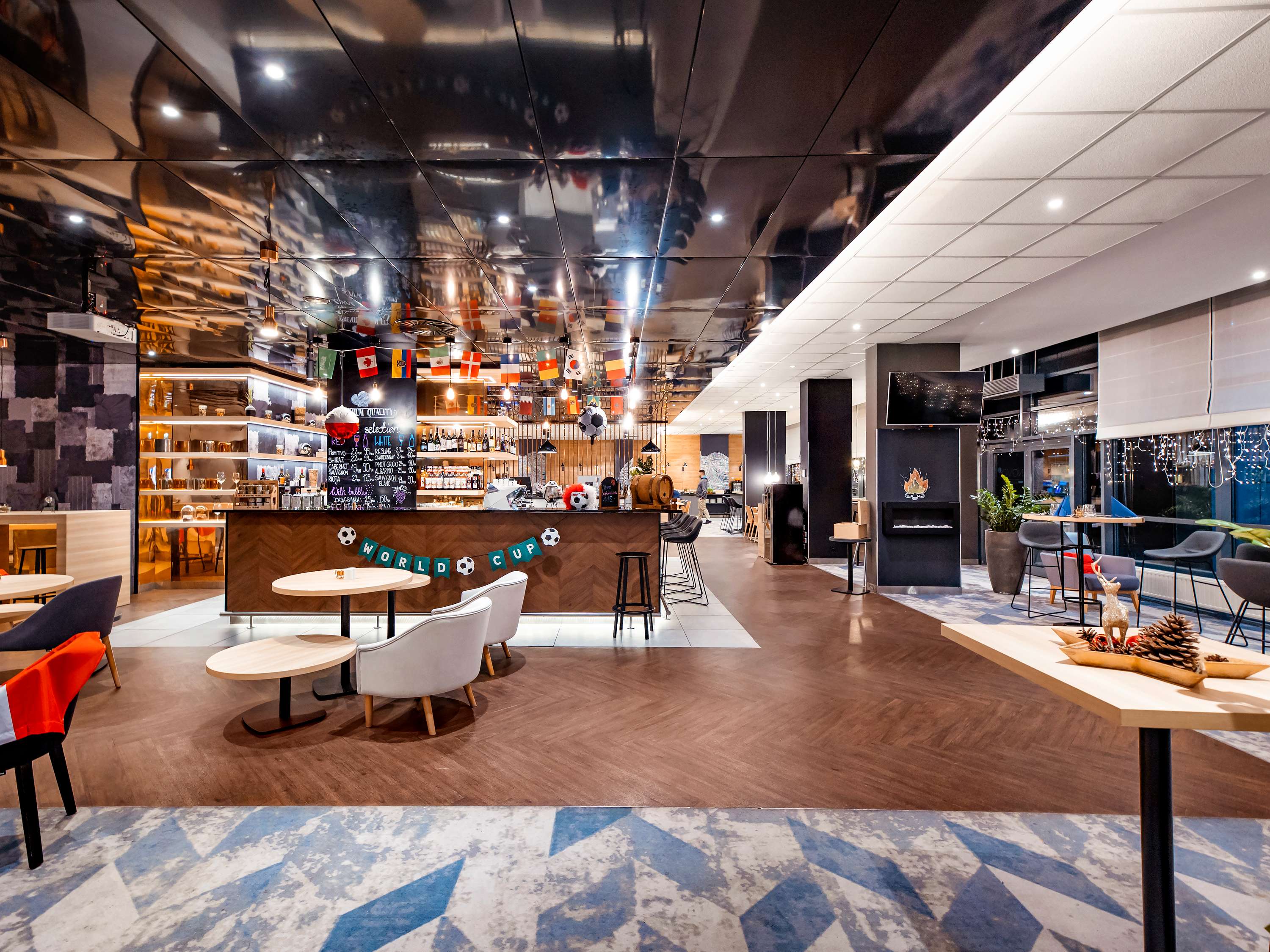 Images NOVO SQUARE LOUNGE BAR