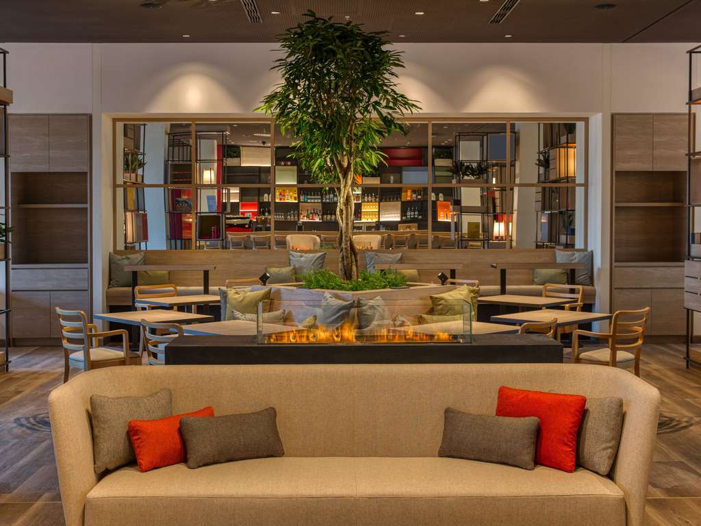 IntercityHotel Berlin Airport Terminal 1+2, Willy-Brandt-Platz 5 in Berlin