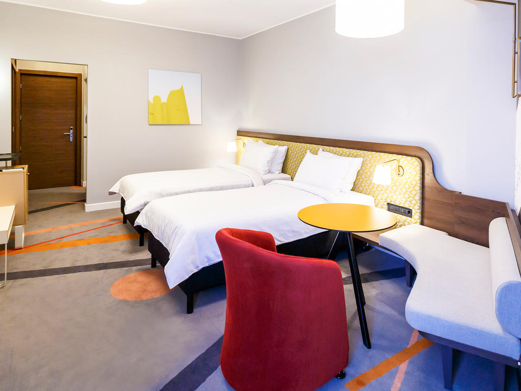 Superior room with 2 single beds