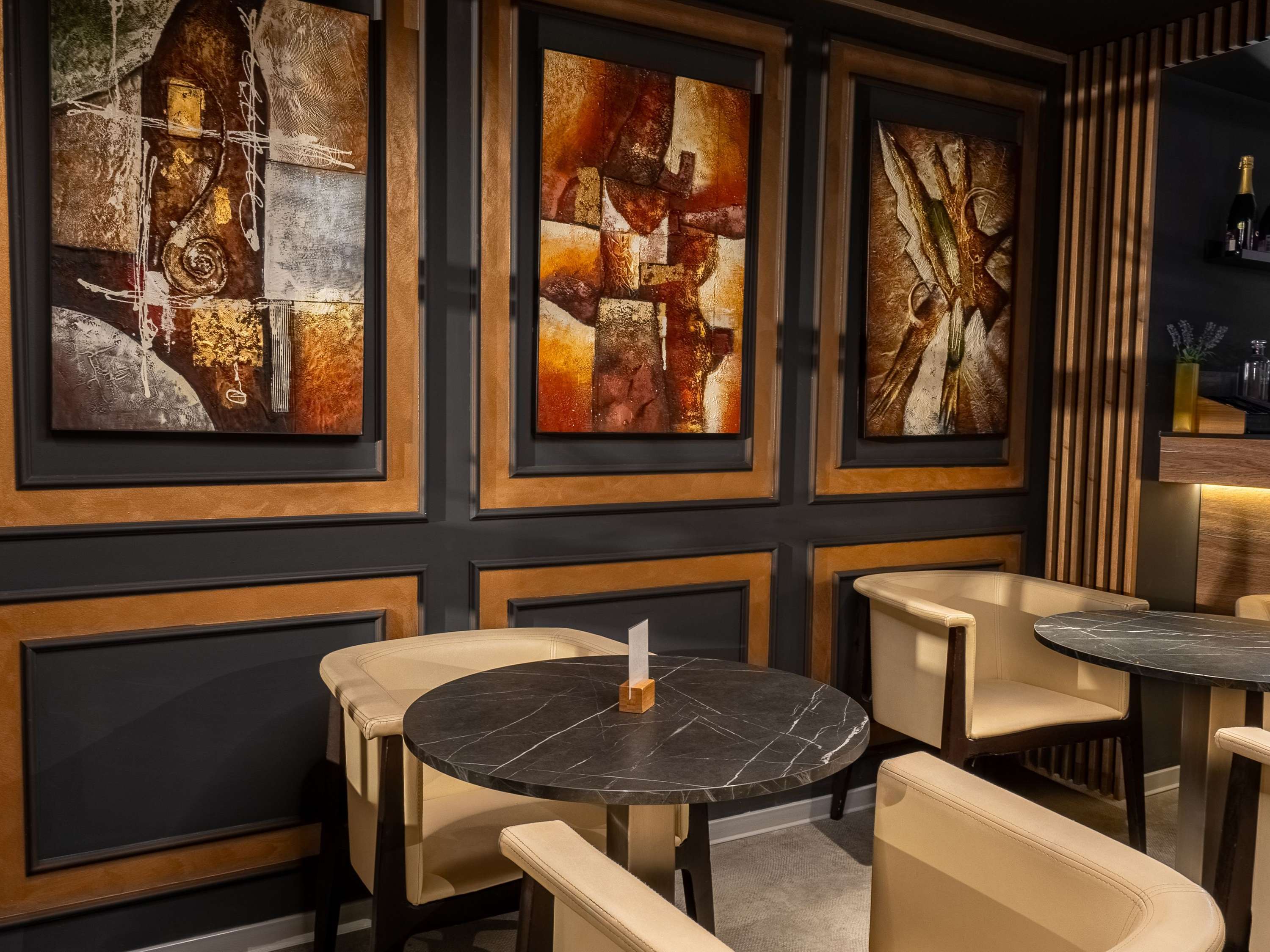 Images CHEESE AND WINE BAR