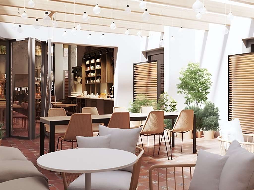 Images greet Alicante Centro