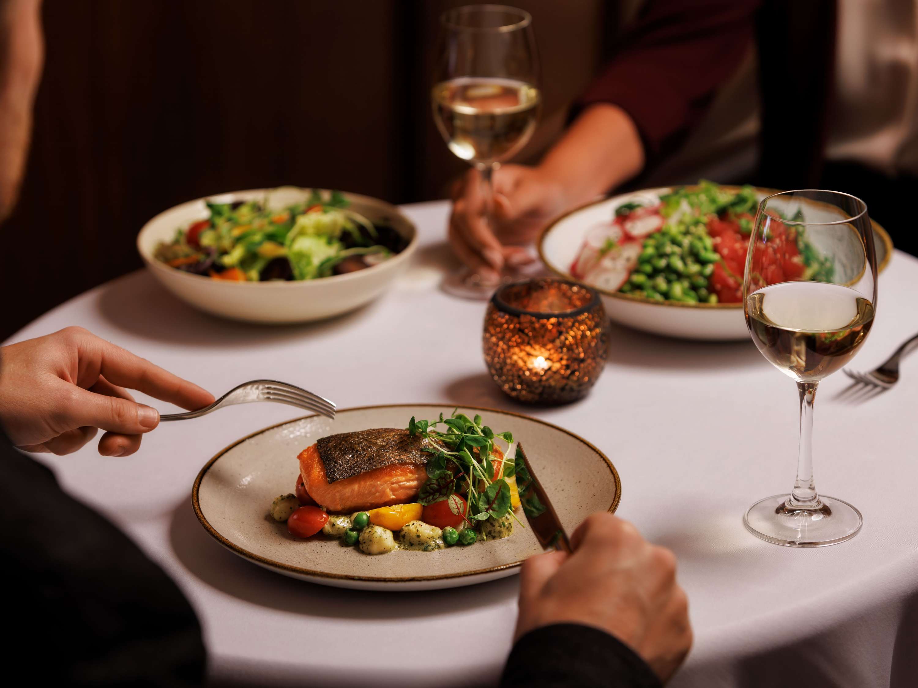 Images The Lounge at Fairmont