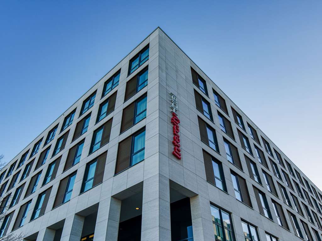 IntercityHotel Berlin Airport Terminal 1+2, Willy-Brandt-Platz 5 in Berlin
