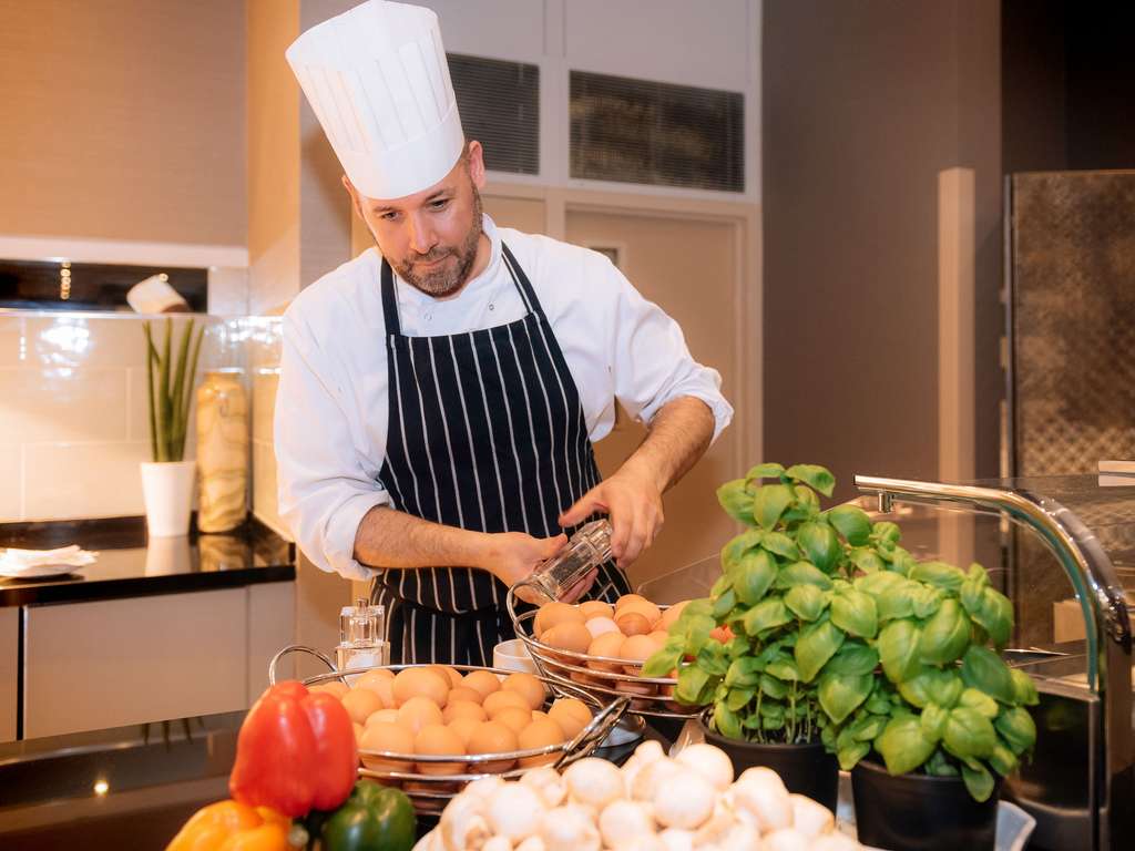 Images Sofitel London Gatwick