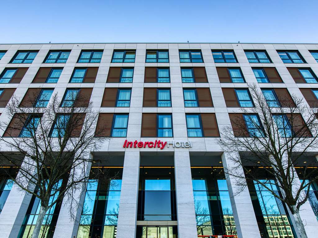 IntercityHotel Berlin Airport Terminal 1+2, Willy-Brandt-Platz 5 in Berlin