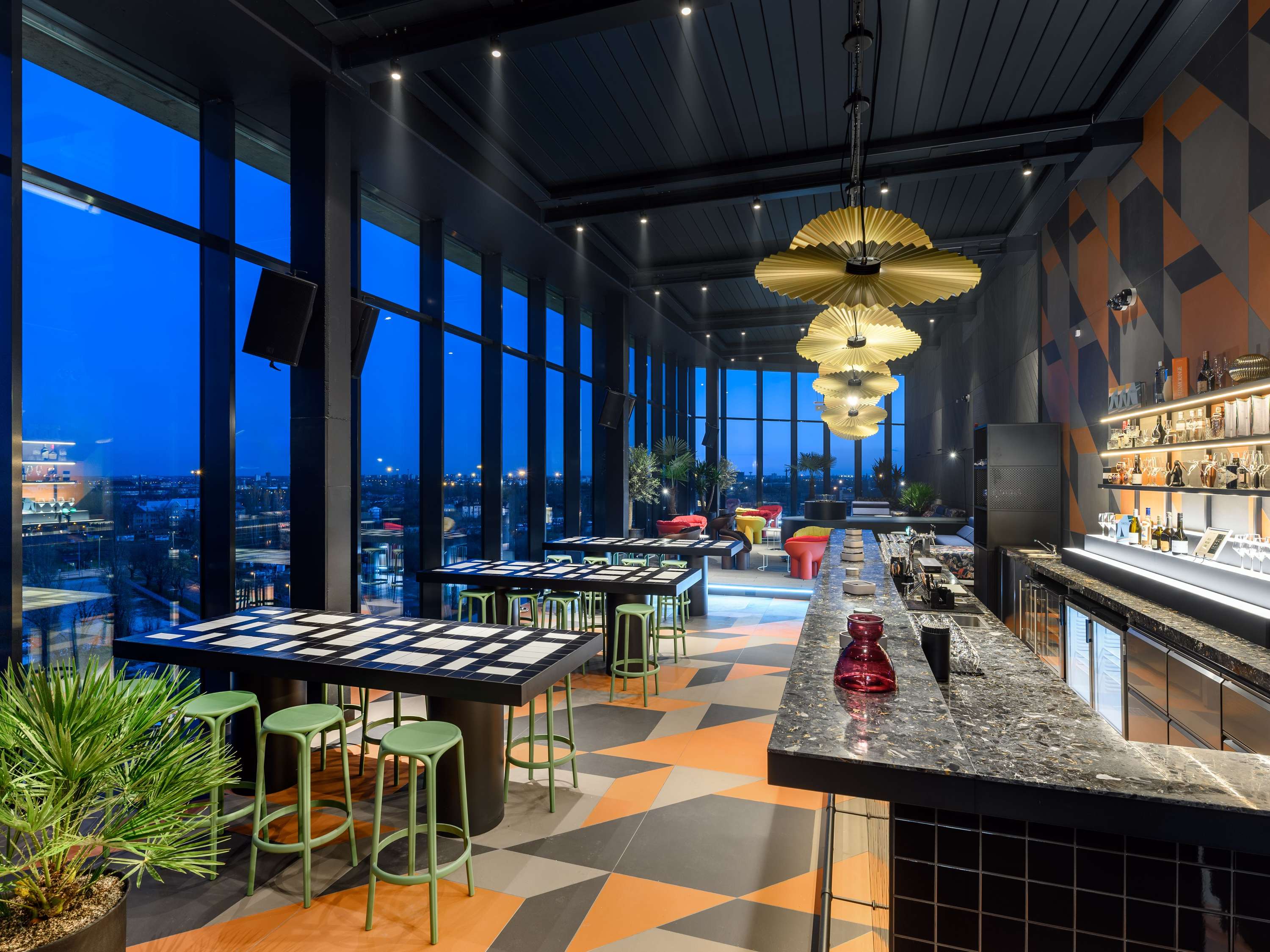 Images Cloud IX Skybar