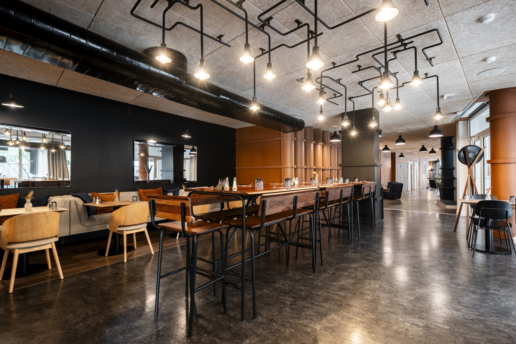 Salle principale du restaurant Le Loft