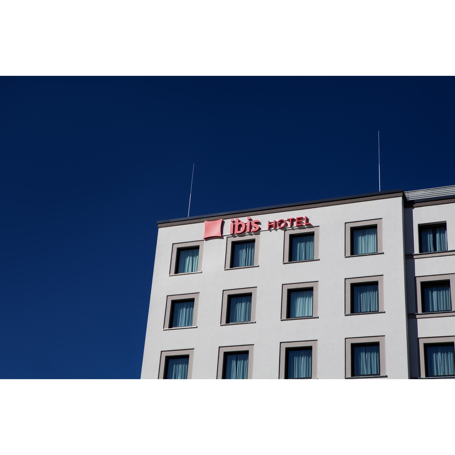 Logo von ibis Hotel Berlin Airport