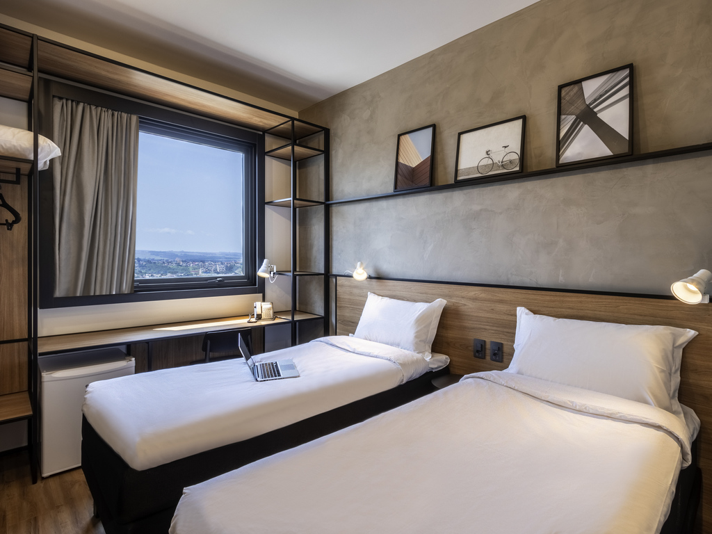 Images ibis Ponta Grossa