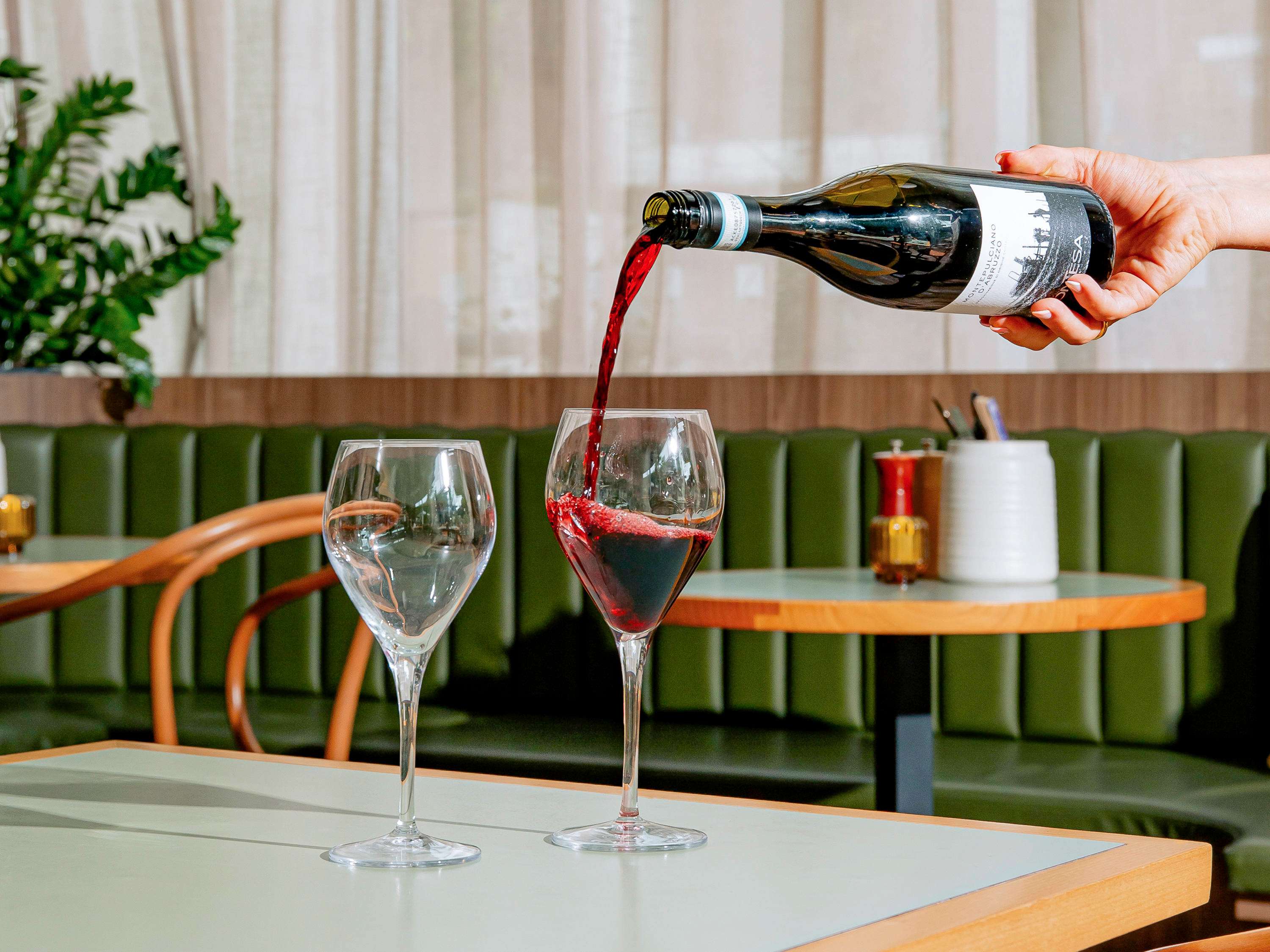 Images Ovello Bar and Kitchen