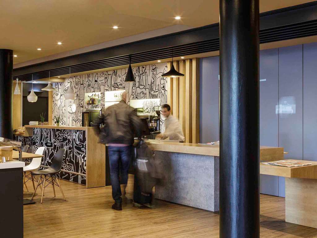 Images ibis Granada