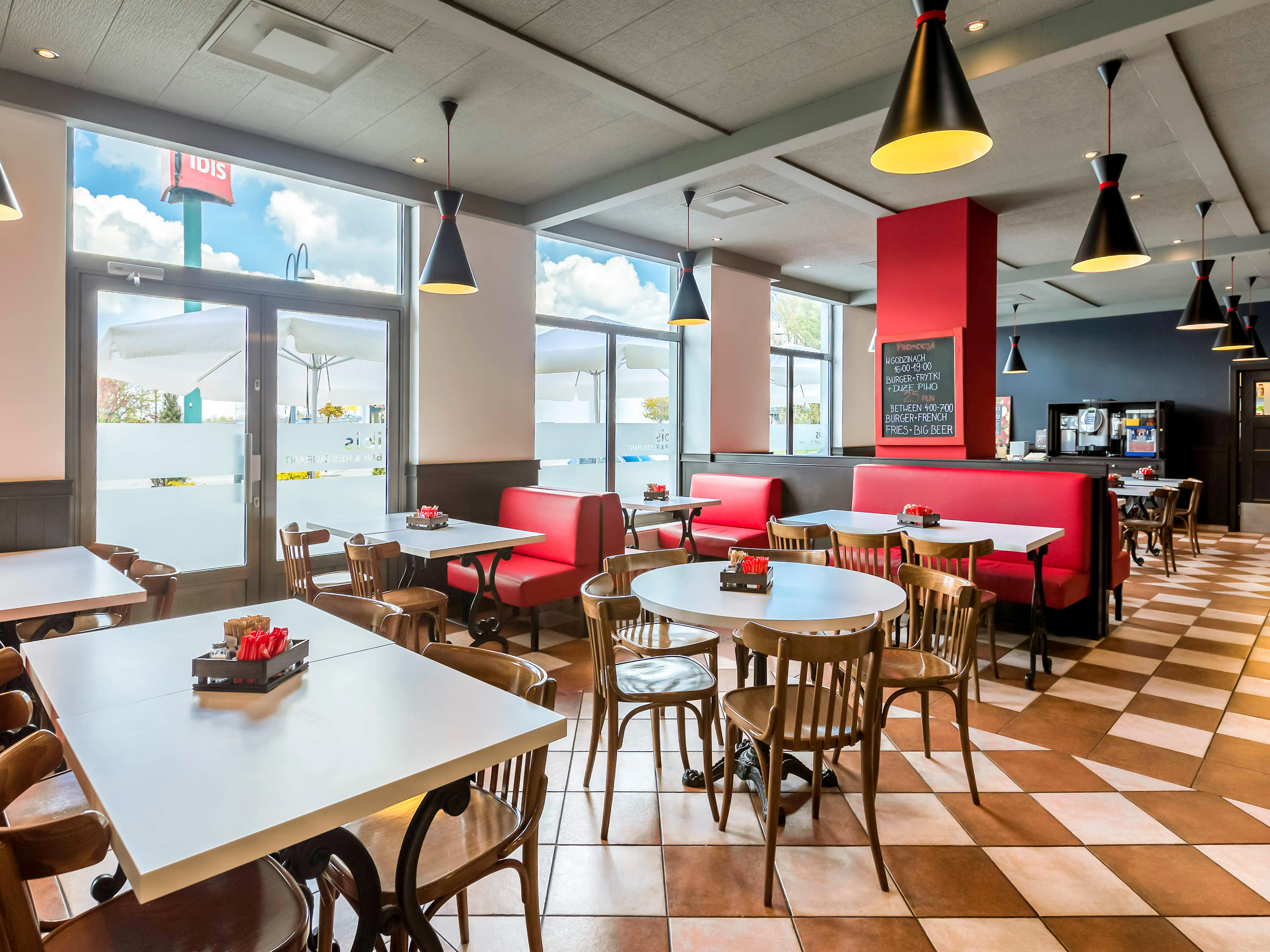 Images IBIS BAR & RESTAURANT