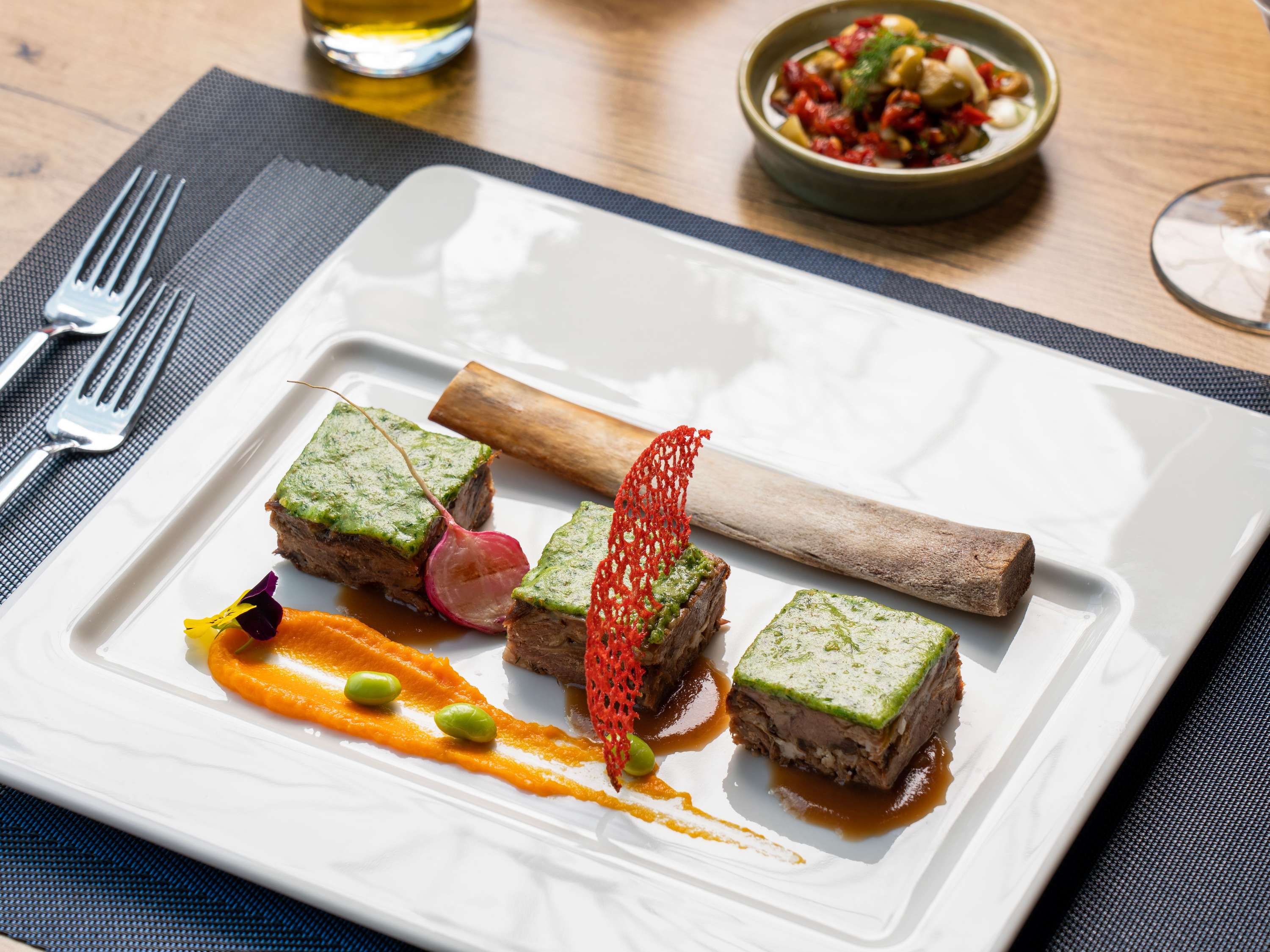 Images MAIN RESTAURANT