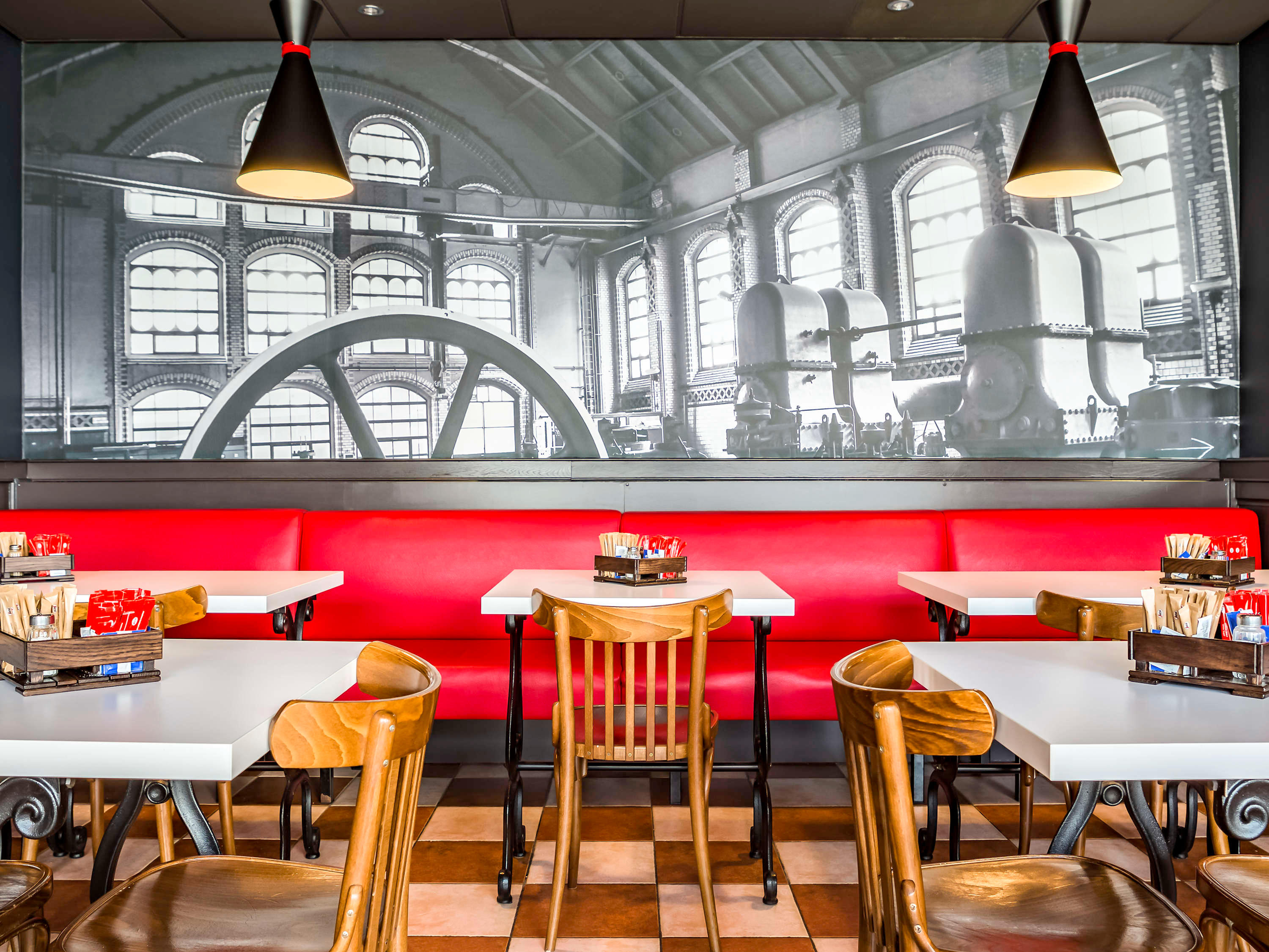 Images IBIS BAR & RESTAURANT