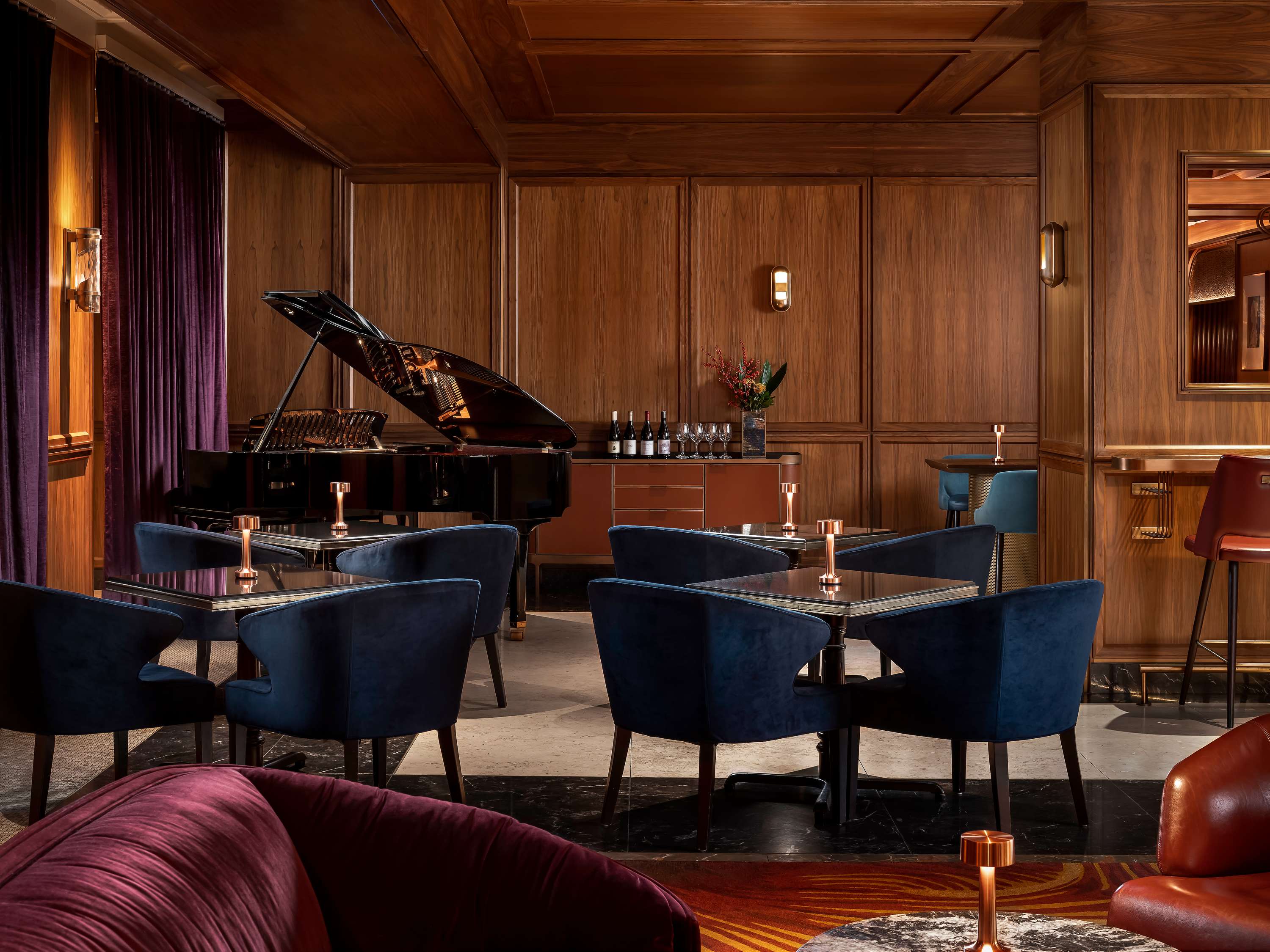 Images REIGN Restaurant & Bar