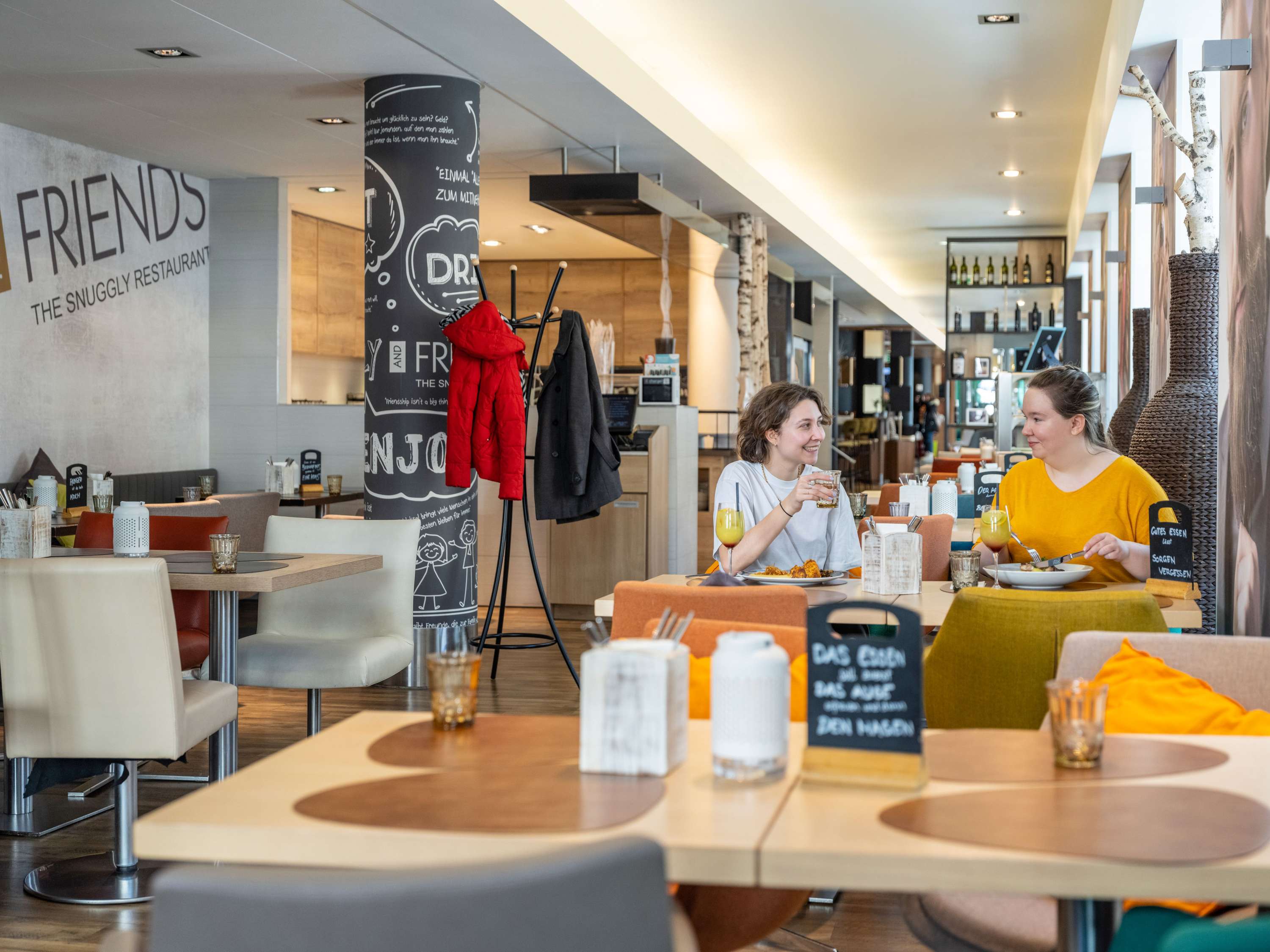 FAMILY AND FRIENDS   THE SNUGGLY, Aspernbrueckengasse 1 in Vienna