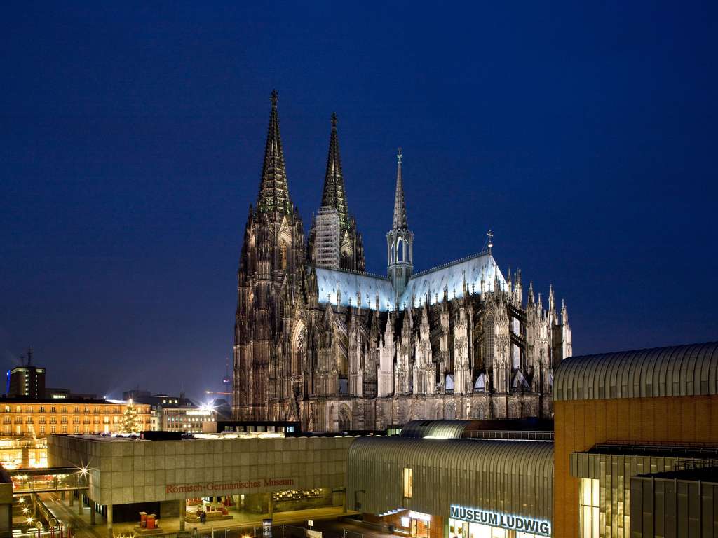 ibis Koeln Am Dom, Bahnhofsvorplatz in Koeln