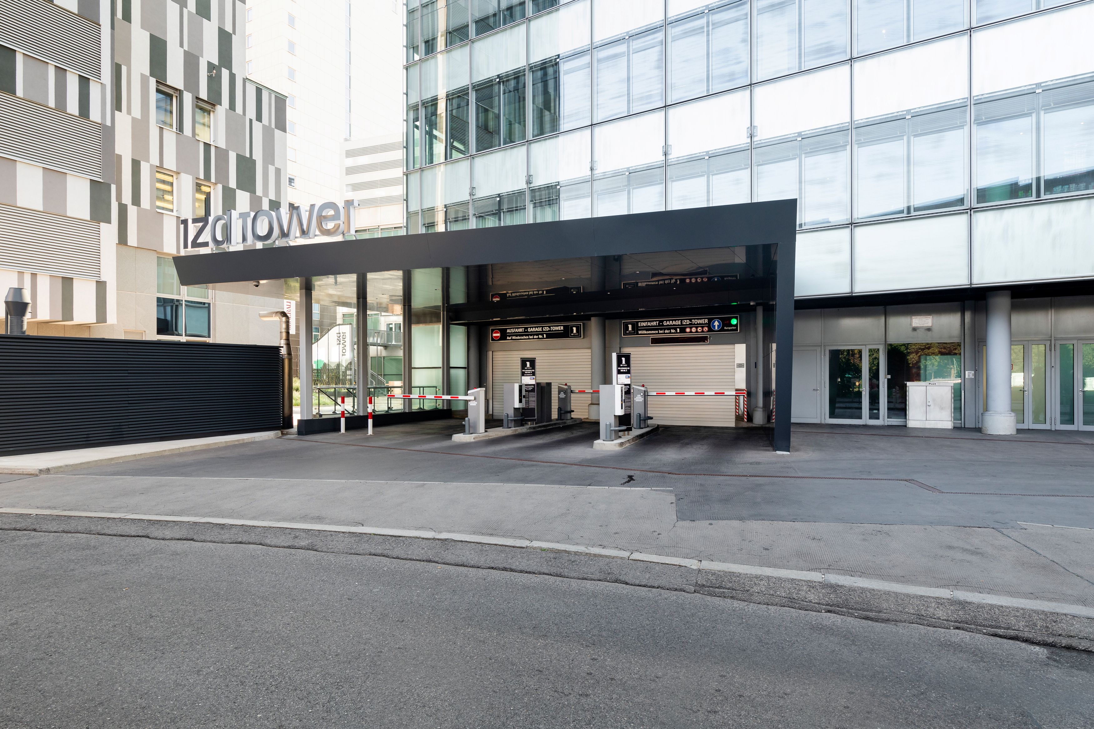 Bild 1 von Goldbeck Parking  IZD-Tower