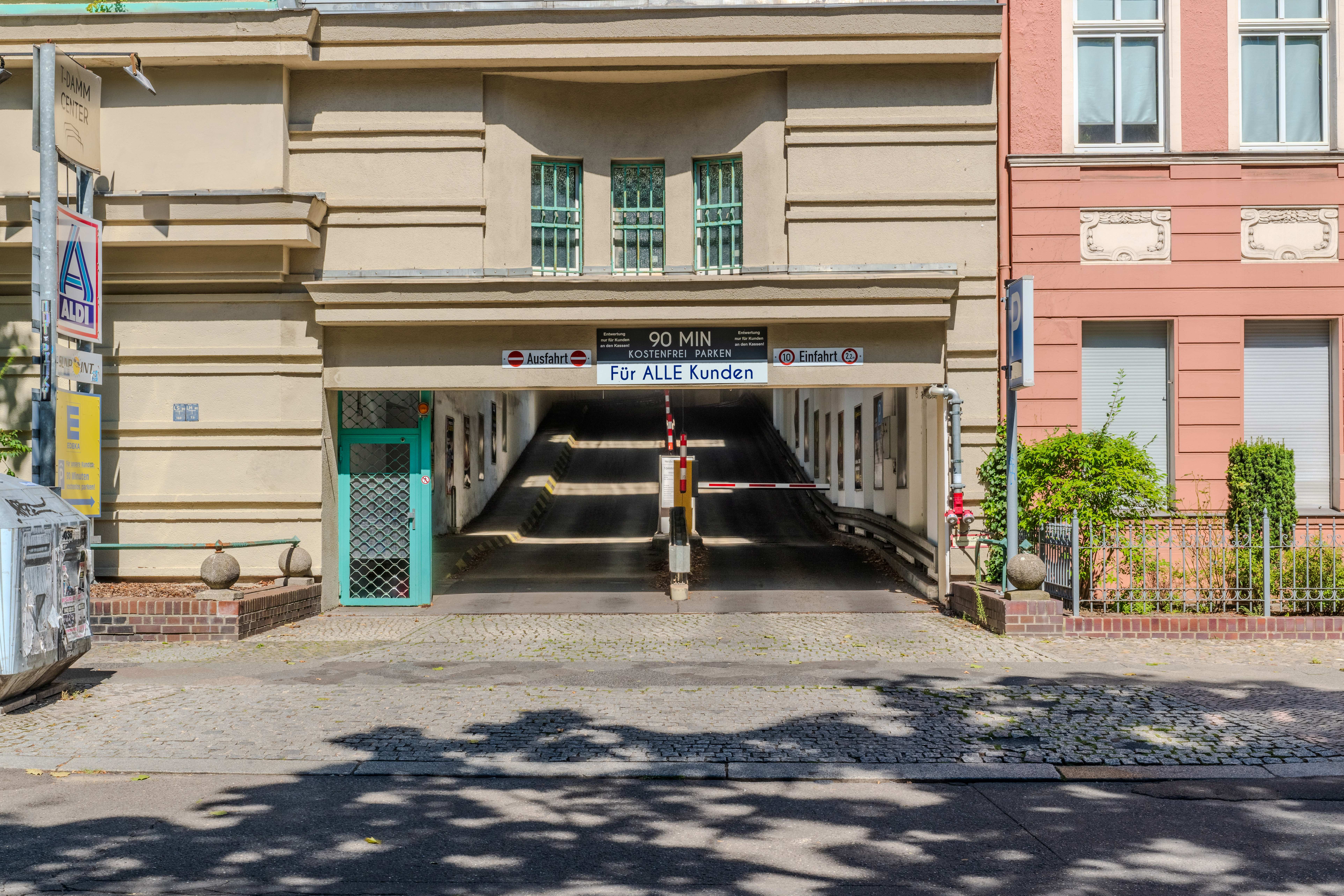 Bild 1 Goldbeck Parking  T-DAMM Center in Berlin